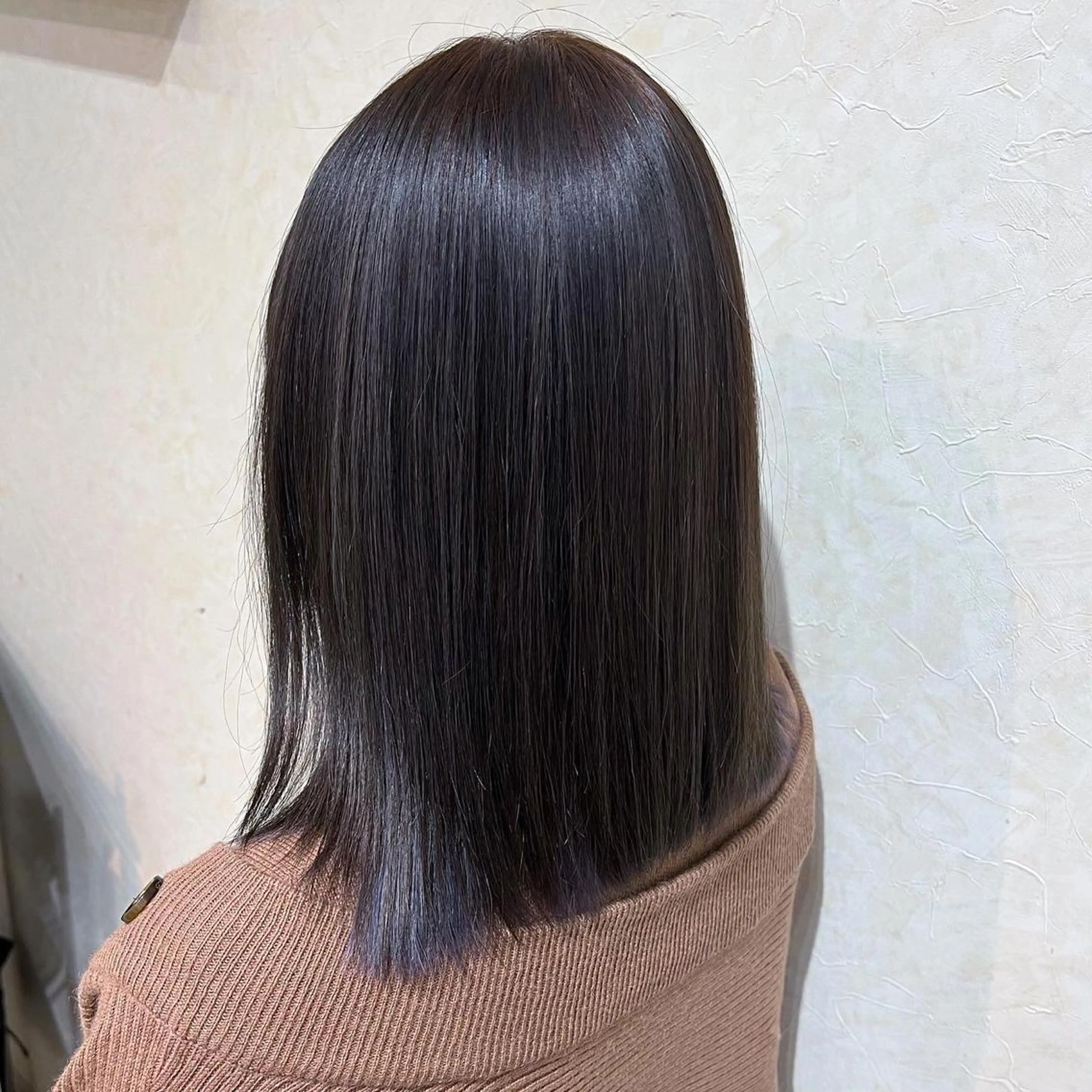 セミロング カラー アッシュ ブリーチ 透明感カラー ダークグレー ダークグレージュ カット ヘアカラー トリートメント ブリーチ/髪質改善/ レイヤー/YUTO‎のヘアスタイル