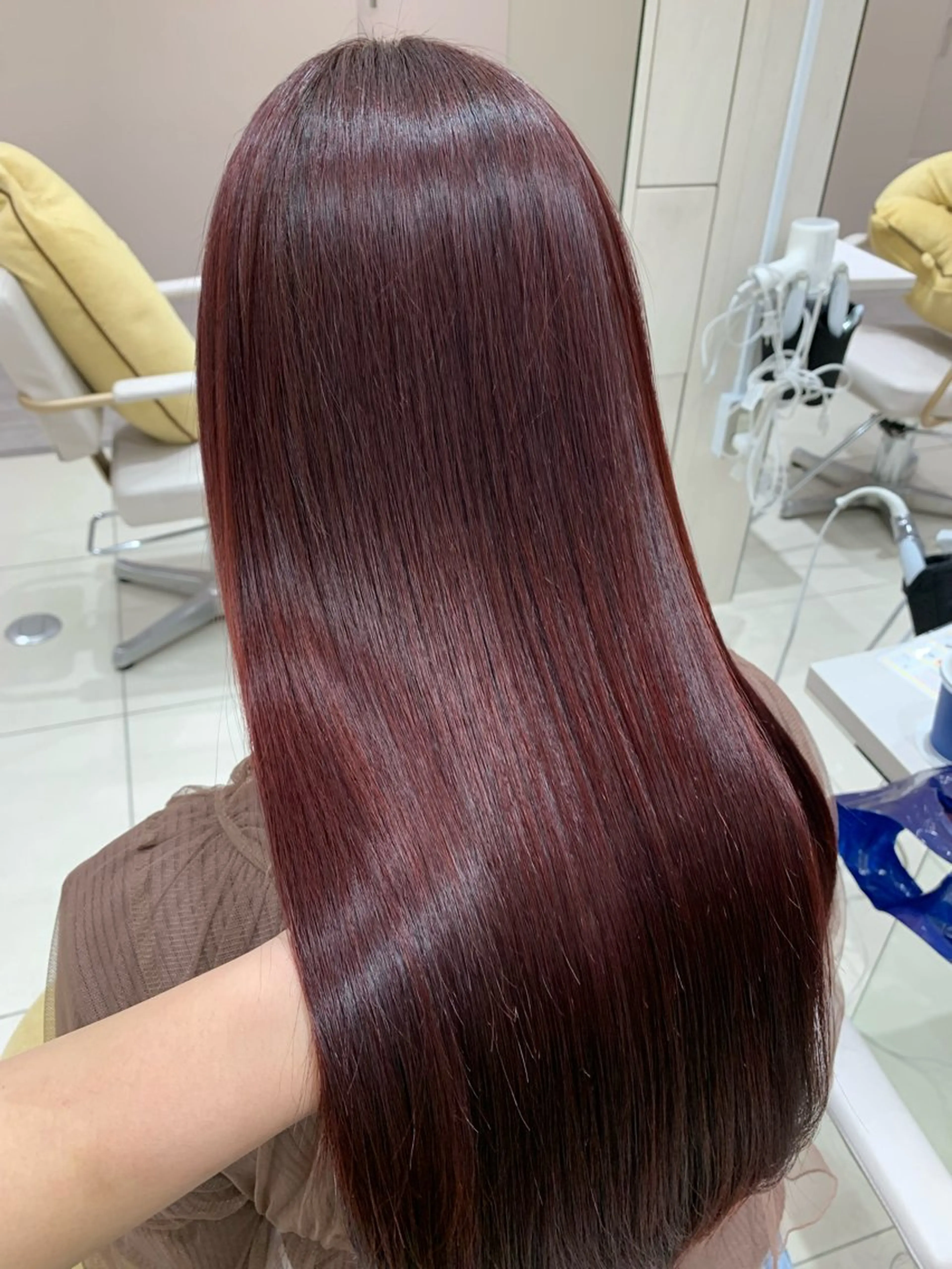 セミロング カラー ヘアカラー トリートメント 小塩 萌々香のヘアスタイル