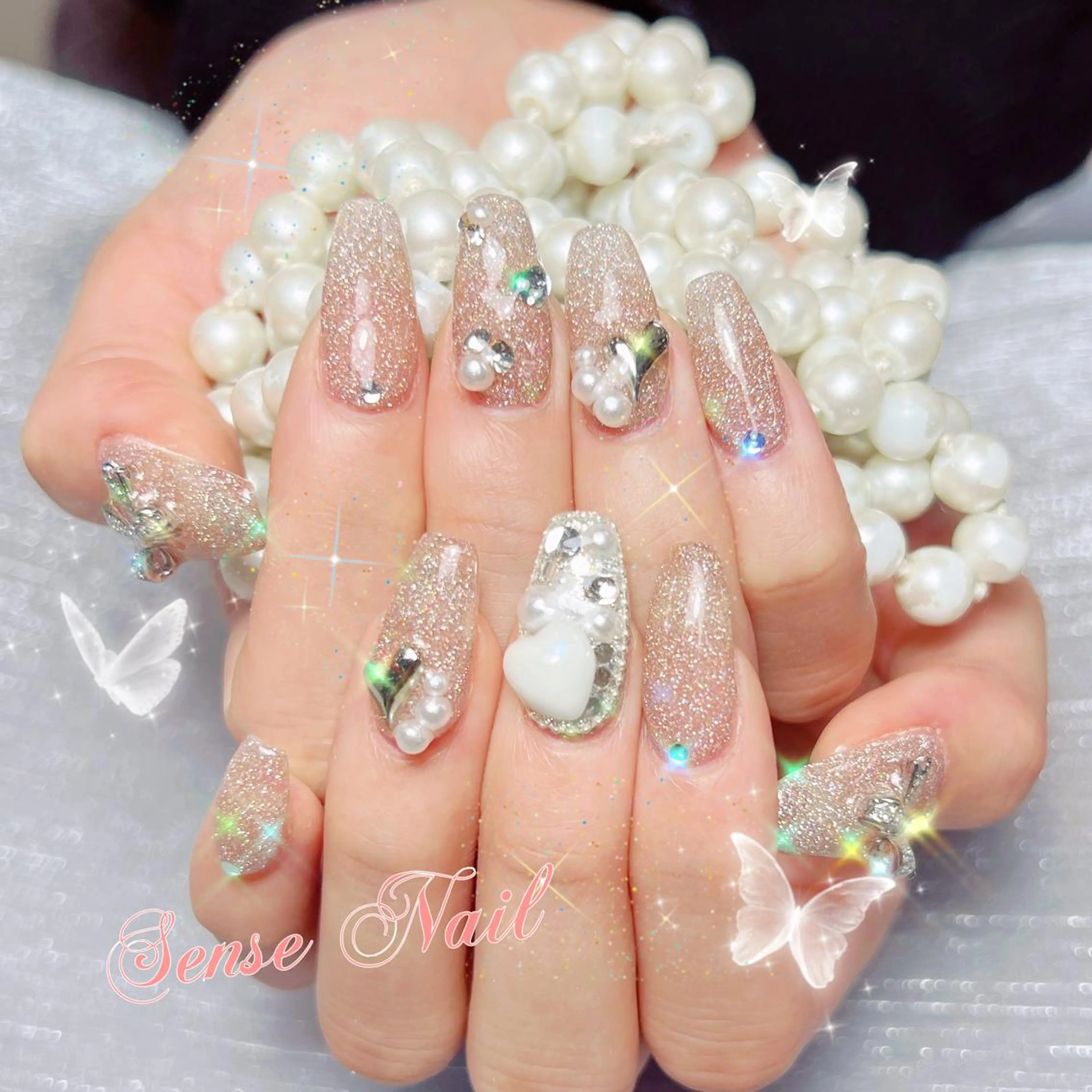 ネイル ハンドネイル ハンドケア Queenie 🦋のネイルデザイン