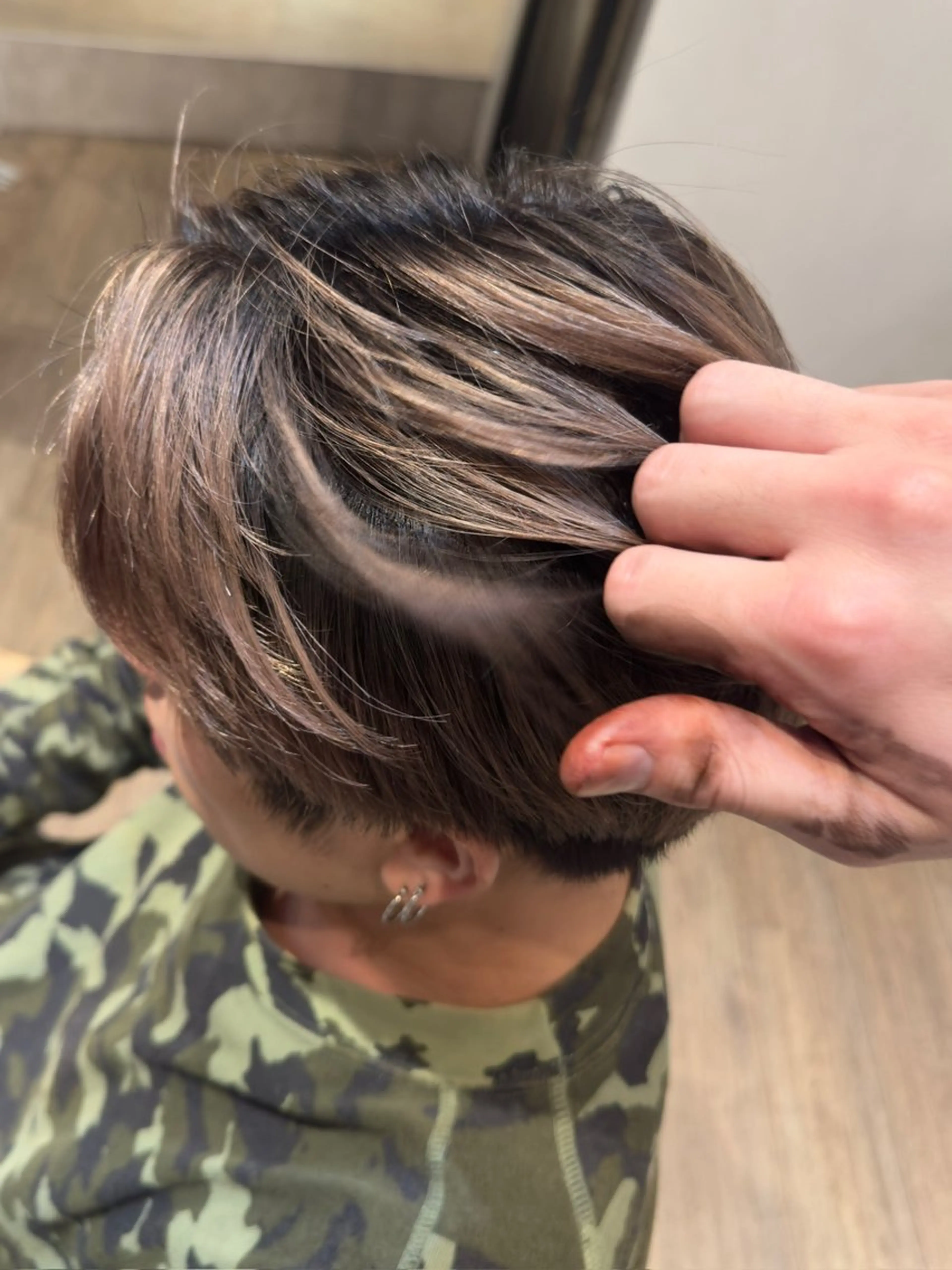 ミディアム カラー ヘアカラー heavenly by HAVANA新宿所属・艶髪/複雑履歴/ ハイトーン/西川翔真のヘアスタイル