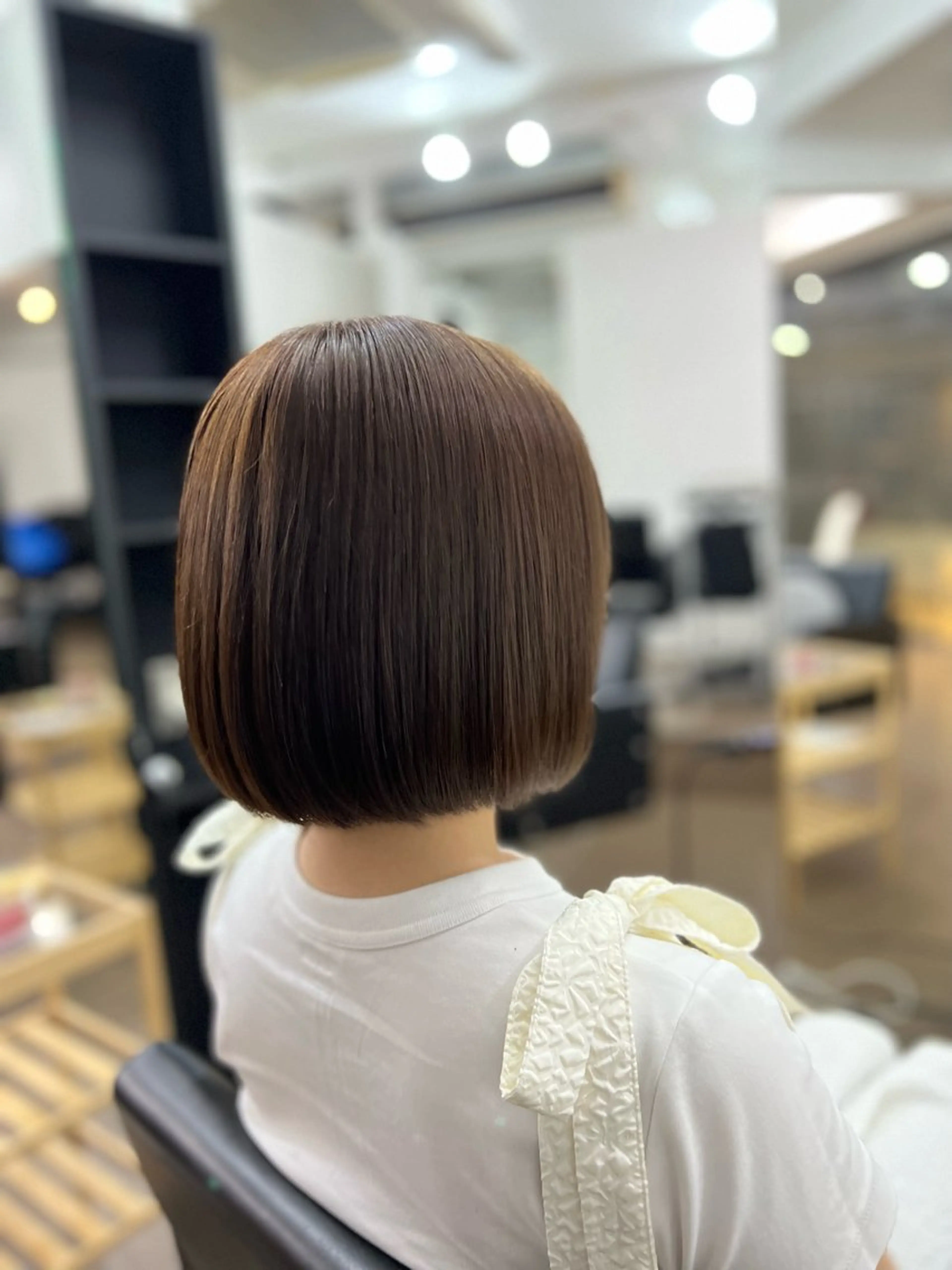 ショート カラー ボブ くびれヘア 外ハネヘア 神戸ボブ✂️ ioe三宮/田 伸佳のヘアスタイル
