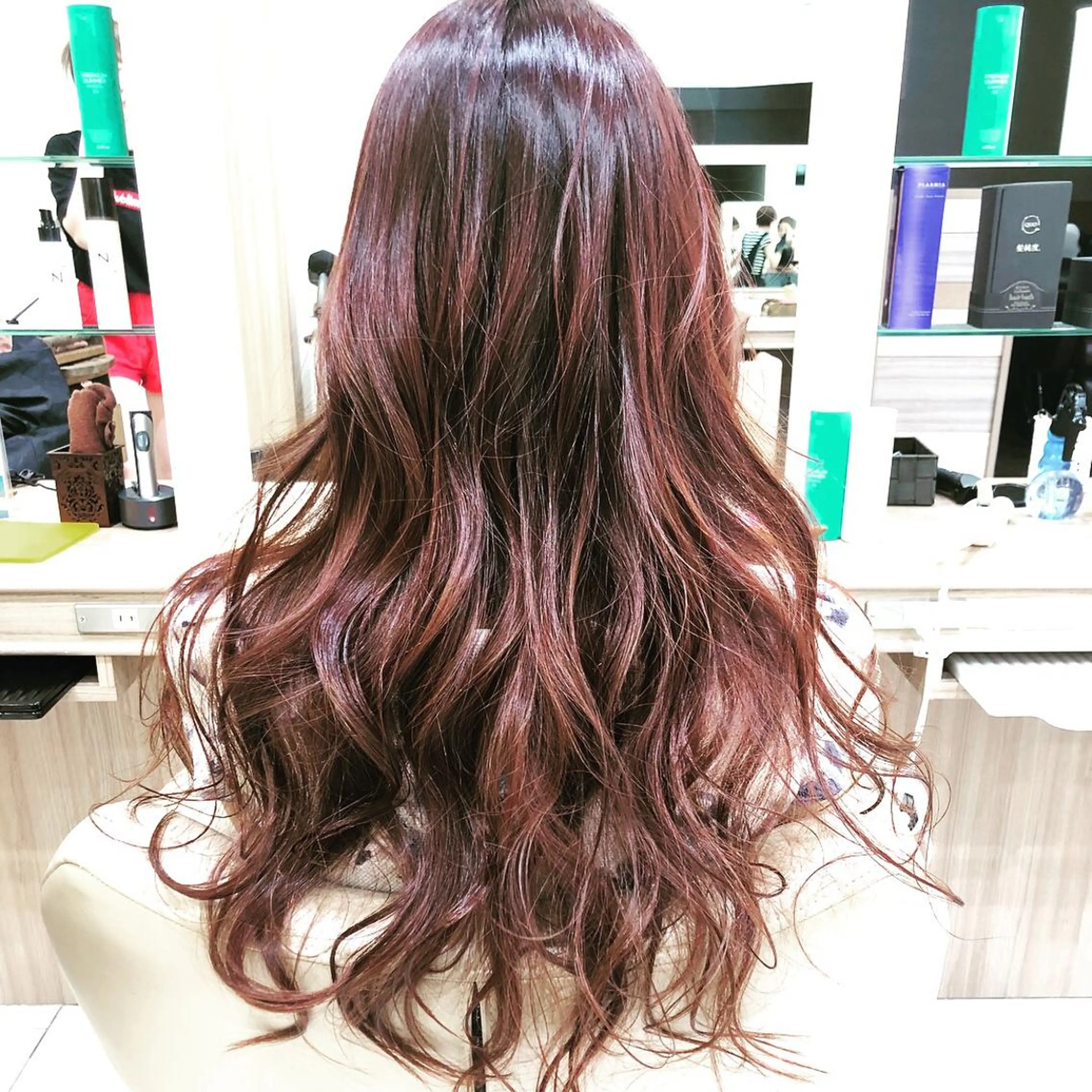 カラー 下平 秀美のヘアスタイル