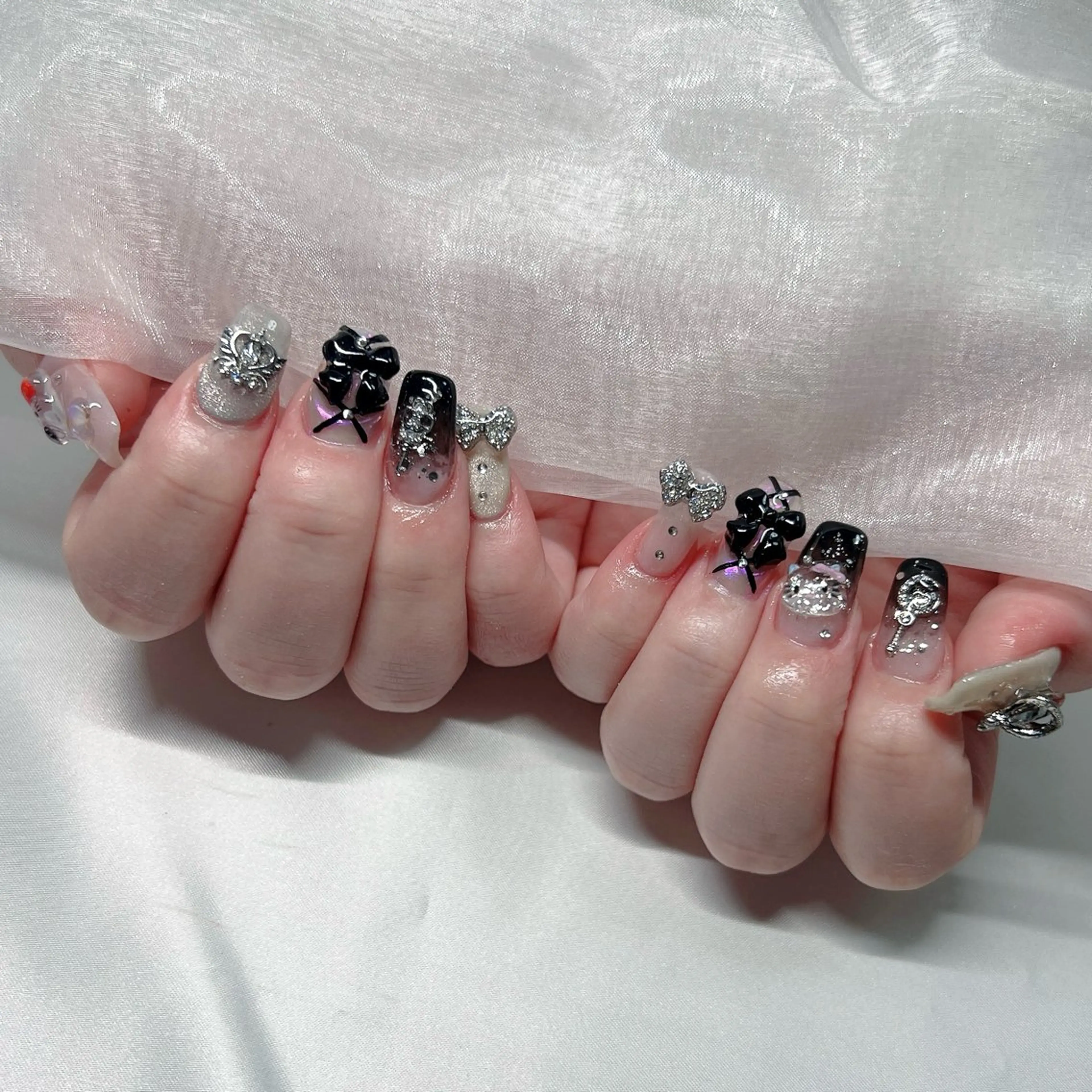 ネイル ジェルネイル 韓国ネイル ラメ(グリッター) マグネットネイル ミラーネイル ハンドネイル -nail salon-Reward所属・nail salon Rewardのネイルデザイン