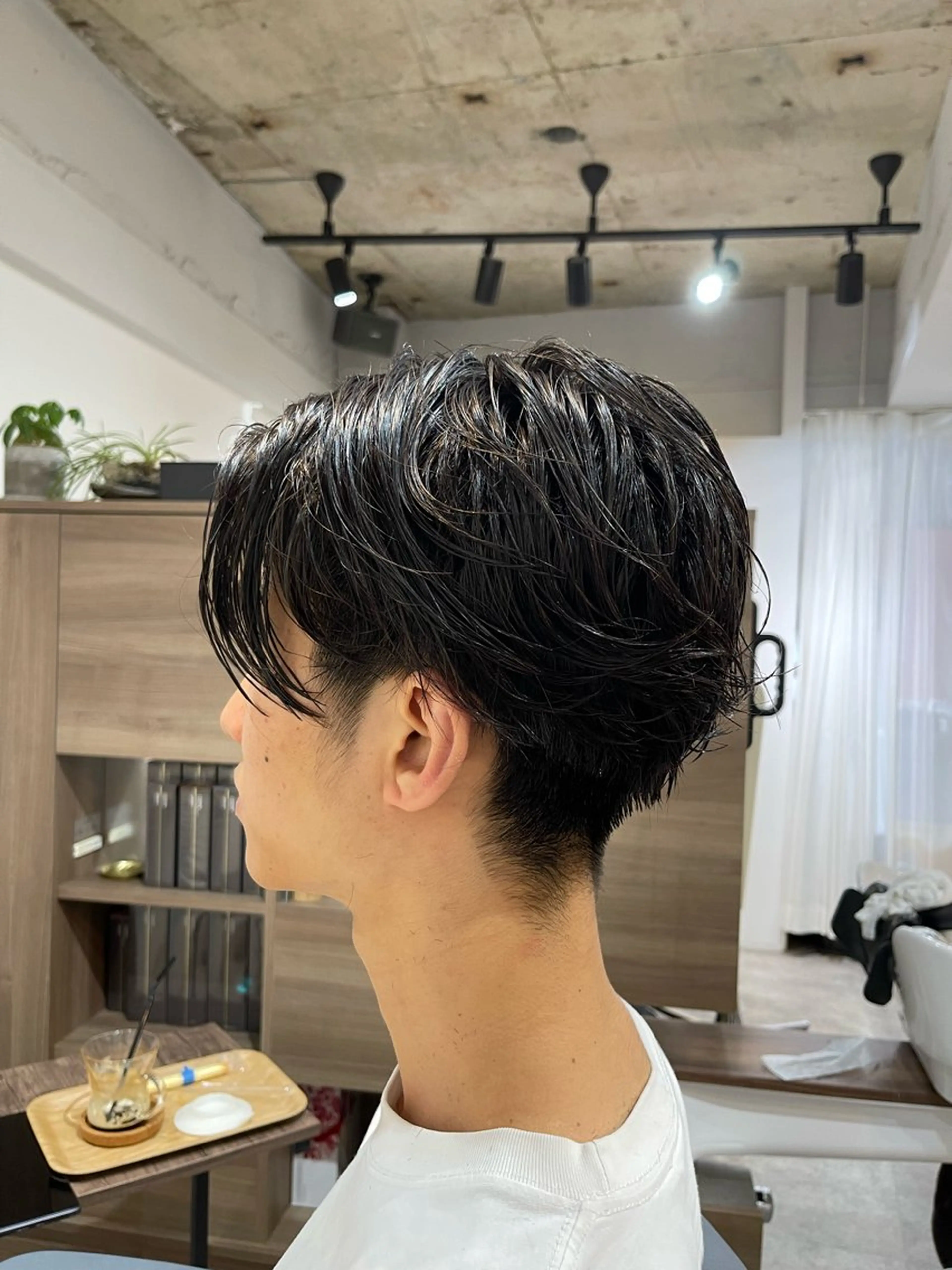 メンズ センターパート 刈り上げ カット AID_都立大学所属・林 亮太/ メンズ/メンズパーマのヘアスタイル
