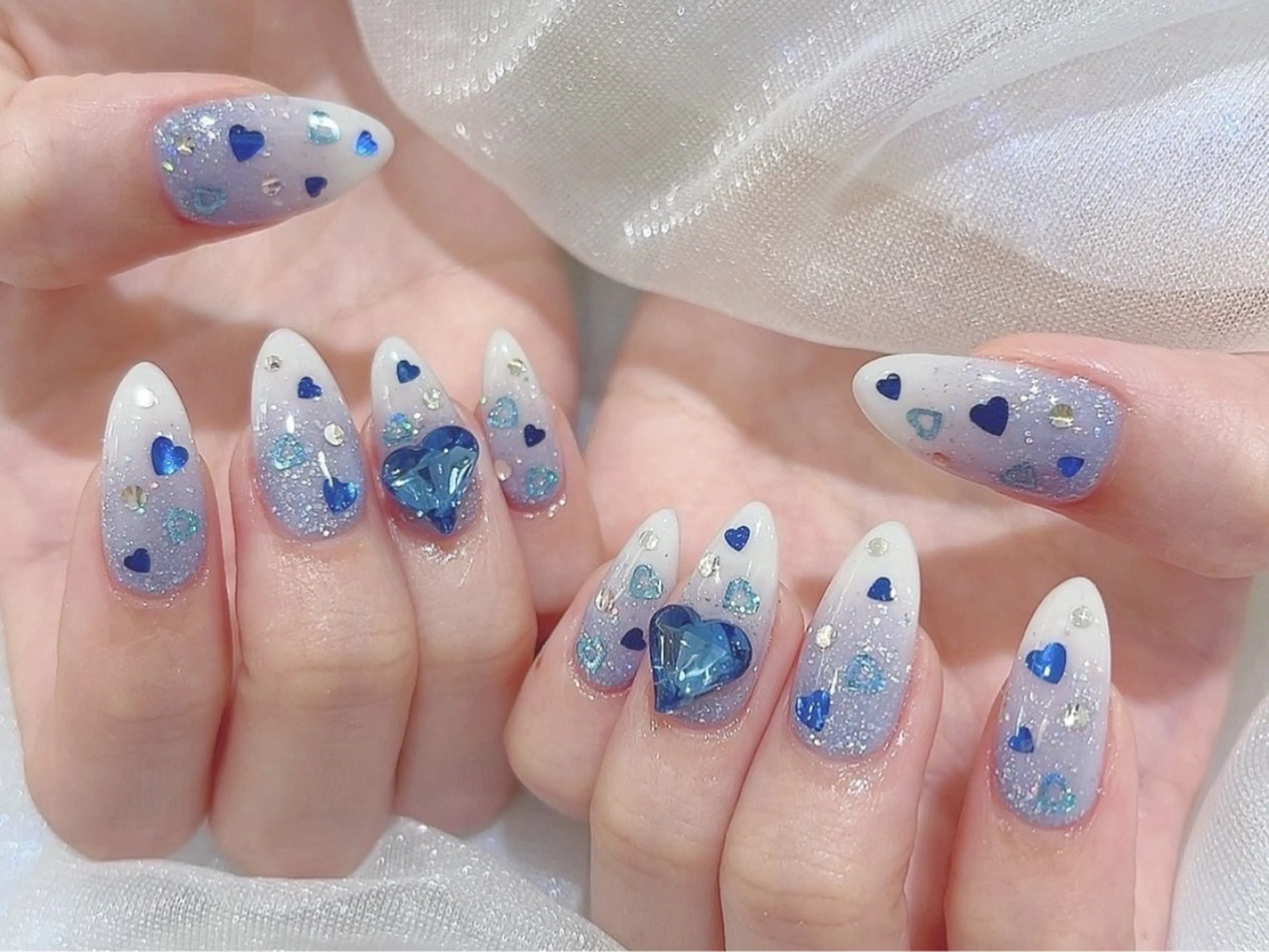 ネイル オーロラネイル フレンチネイル グラデーション 韓国ネイル マグネットネイル ハンドネイル NOA NAILのネイルデザイン