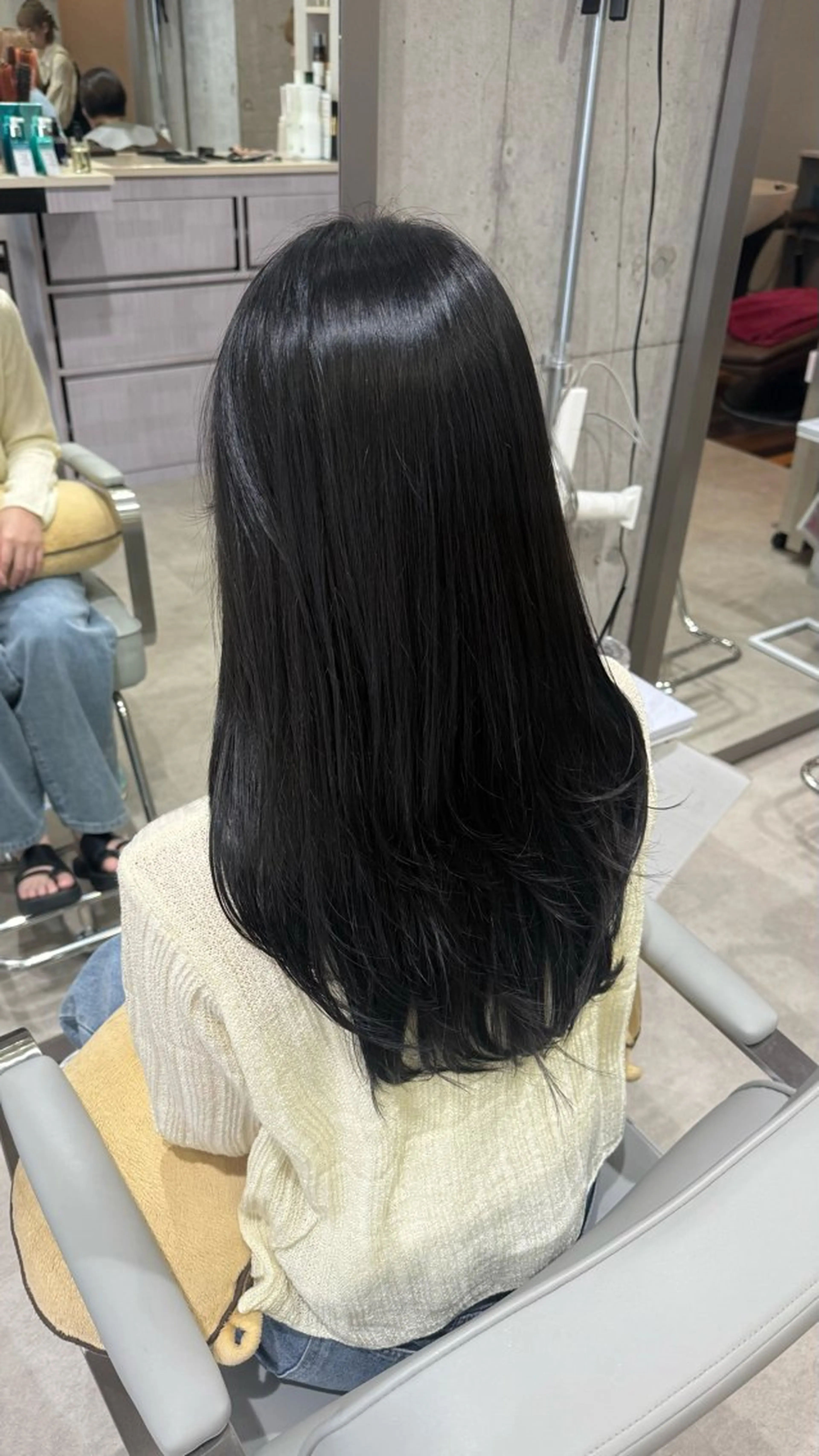 ロング ヘアカラー トリートメント RUKA🩰透明感 寒色カラー/レイヤーのヘアスタイル