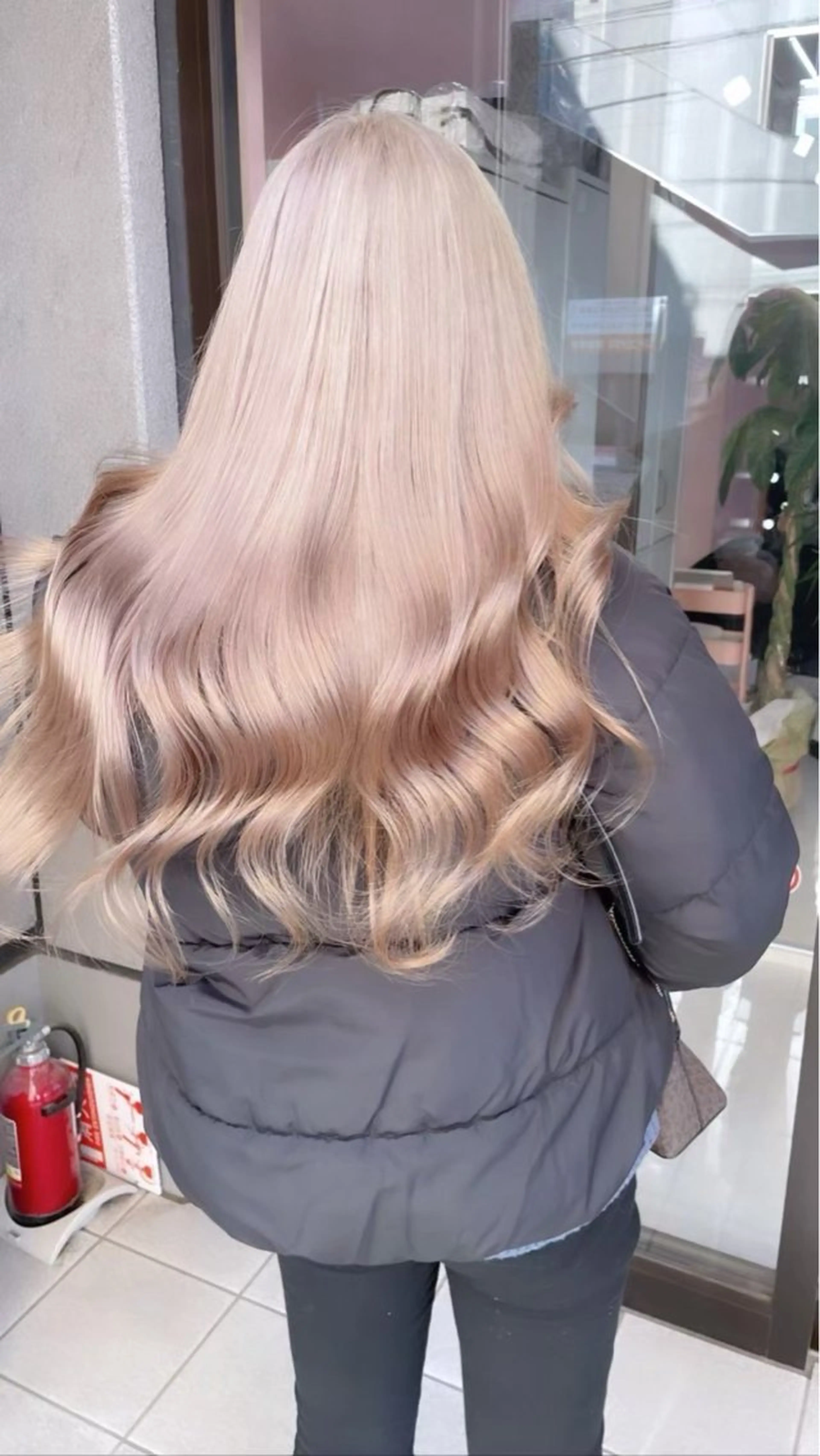 ロング カラー ヘアアレンジ ヘアカラー トリートメント ミルクティー/ピンク カラー/ みう🎀のヘアスタイル