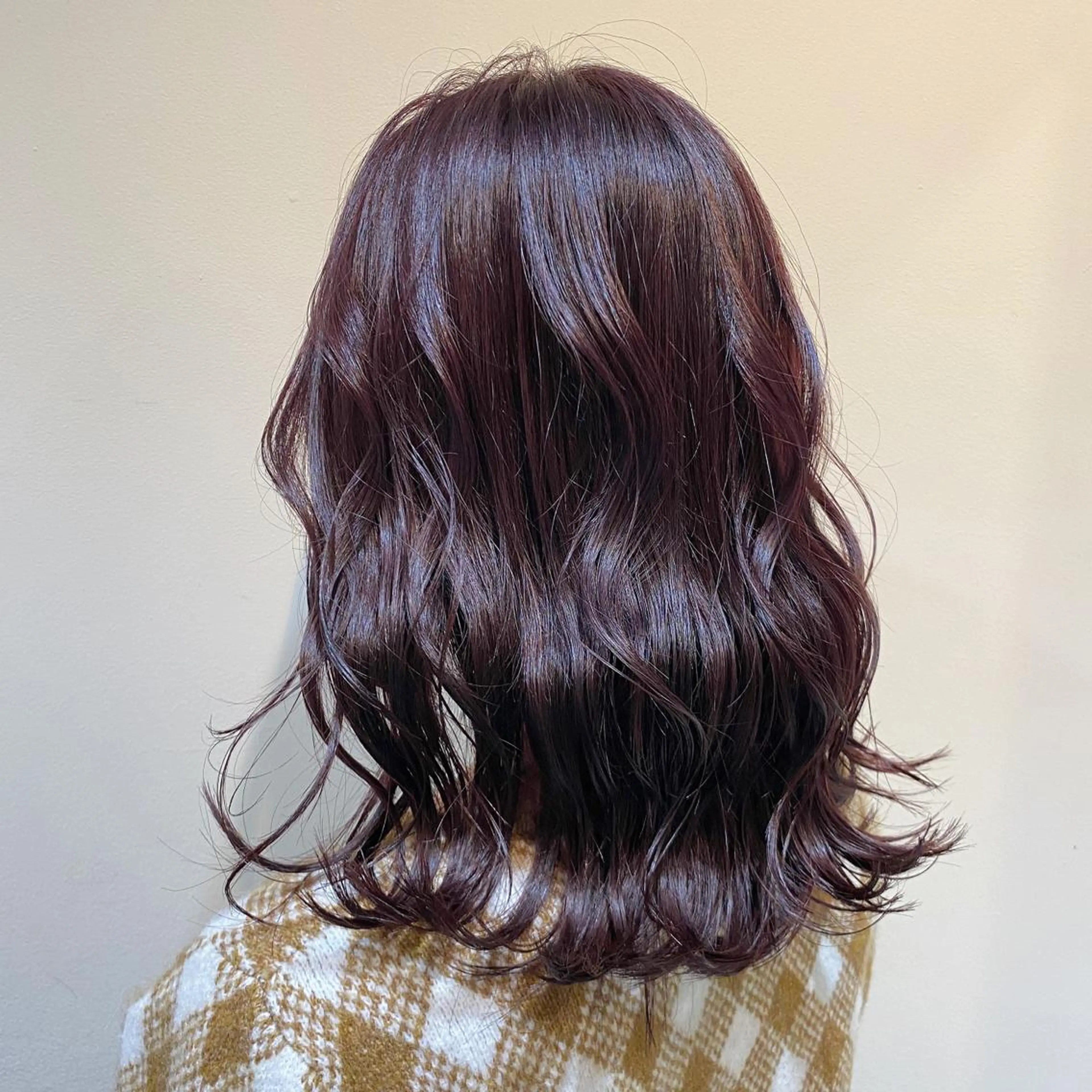 ミディアム カラー ヘアアレンジ ラベンダーカラー 伊藤 玲衣のヘアスタイル