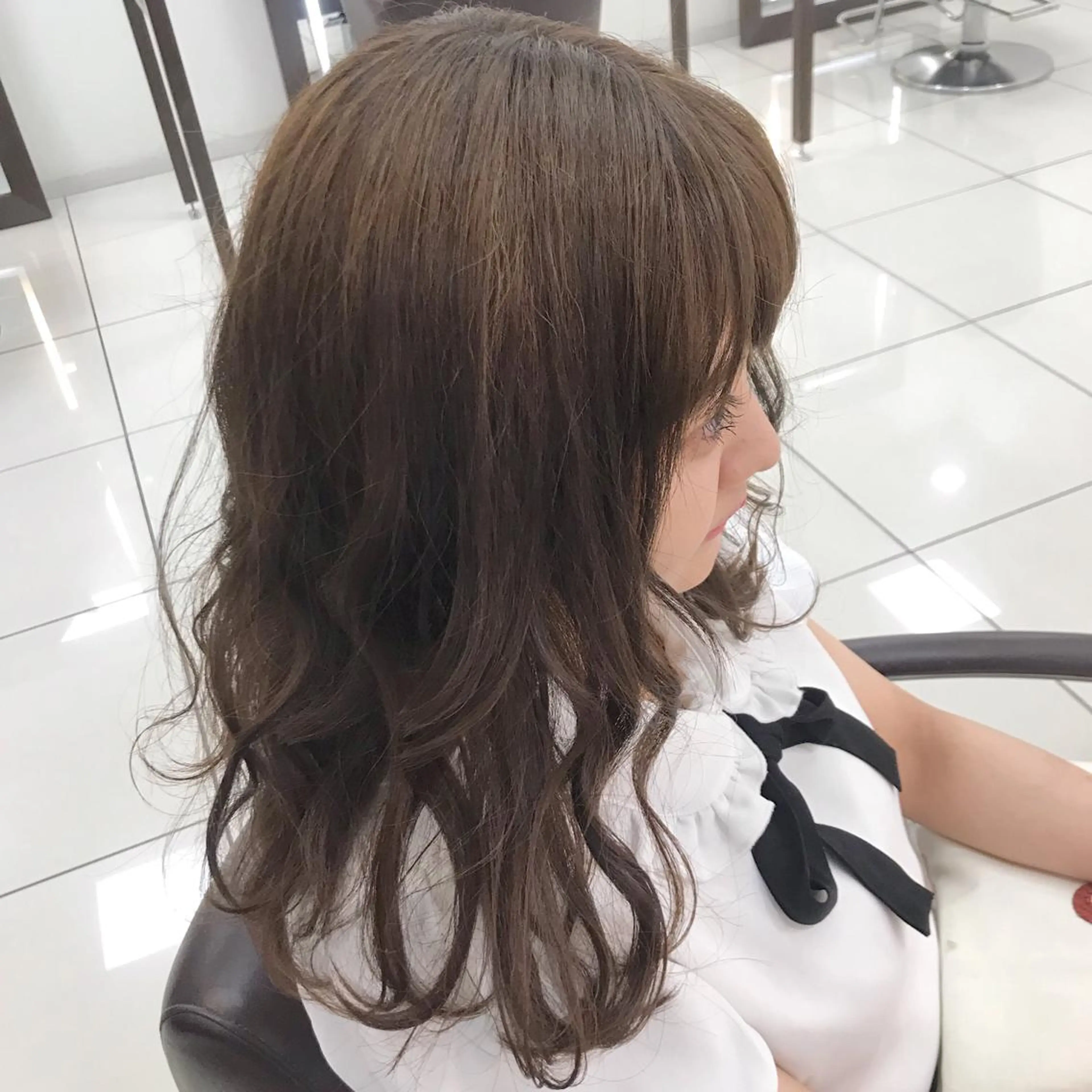 セミロング カラー シールエクステ✨️韓 国羽エクステ🪽和希のヘアスタイル