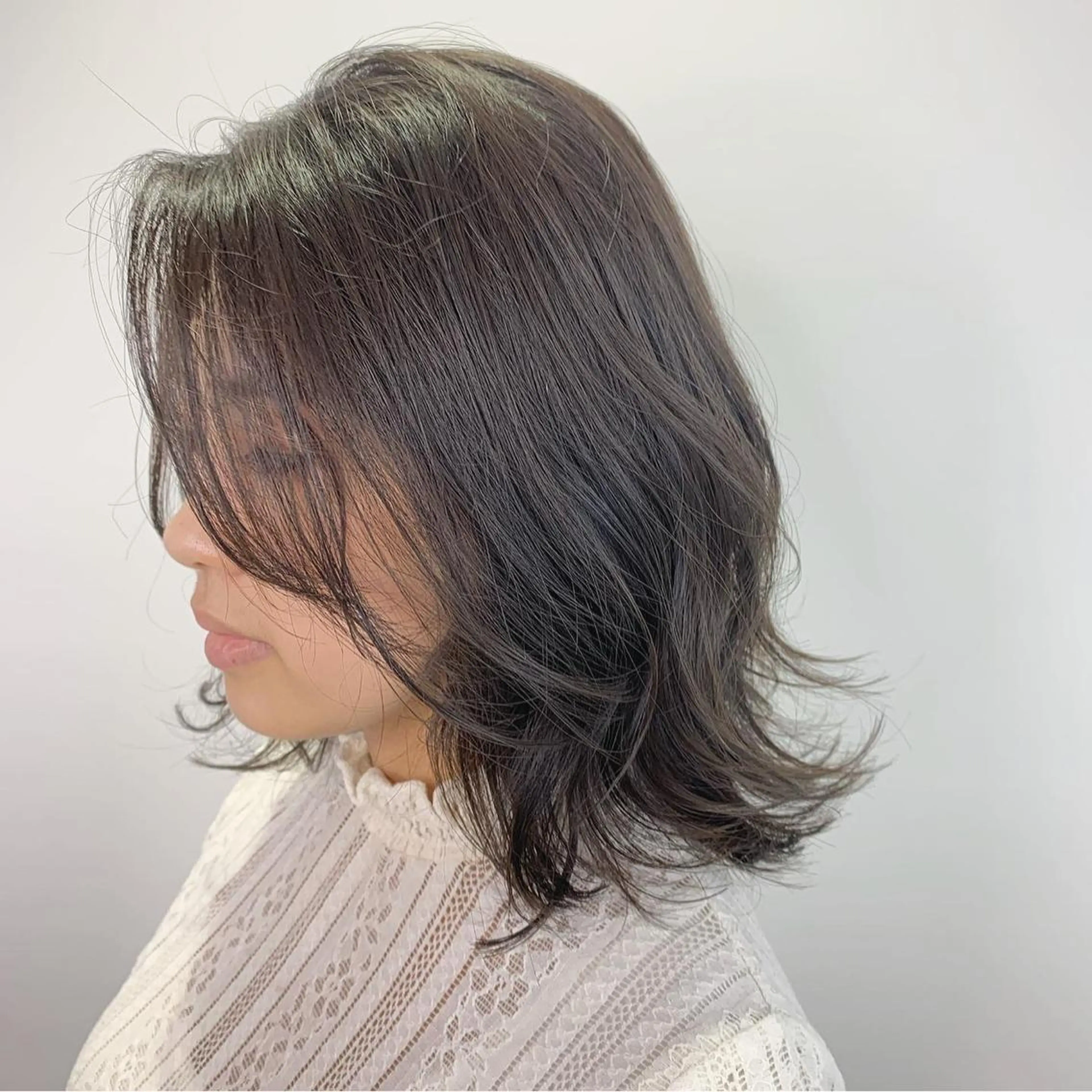 ミディアム カラー 透明感カラー グレージュ ミント トリートメント SALOWIN神戸三宮店所属・【美髪を叶える】中谷 彰宏（アキ)のヘアスタイル