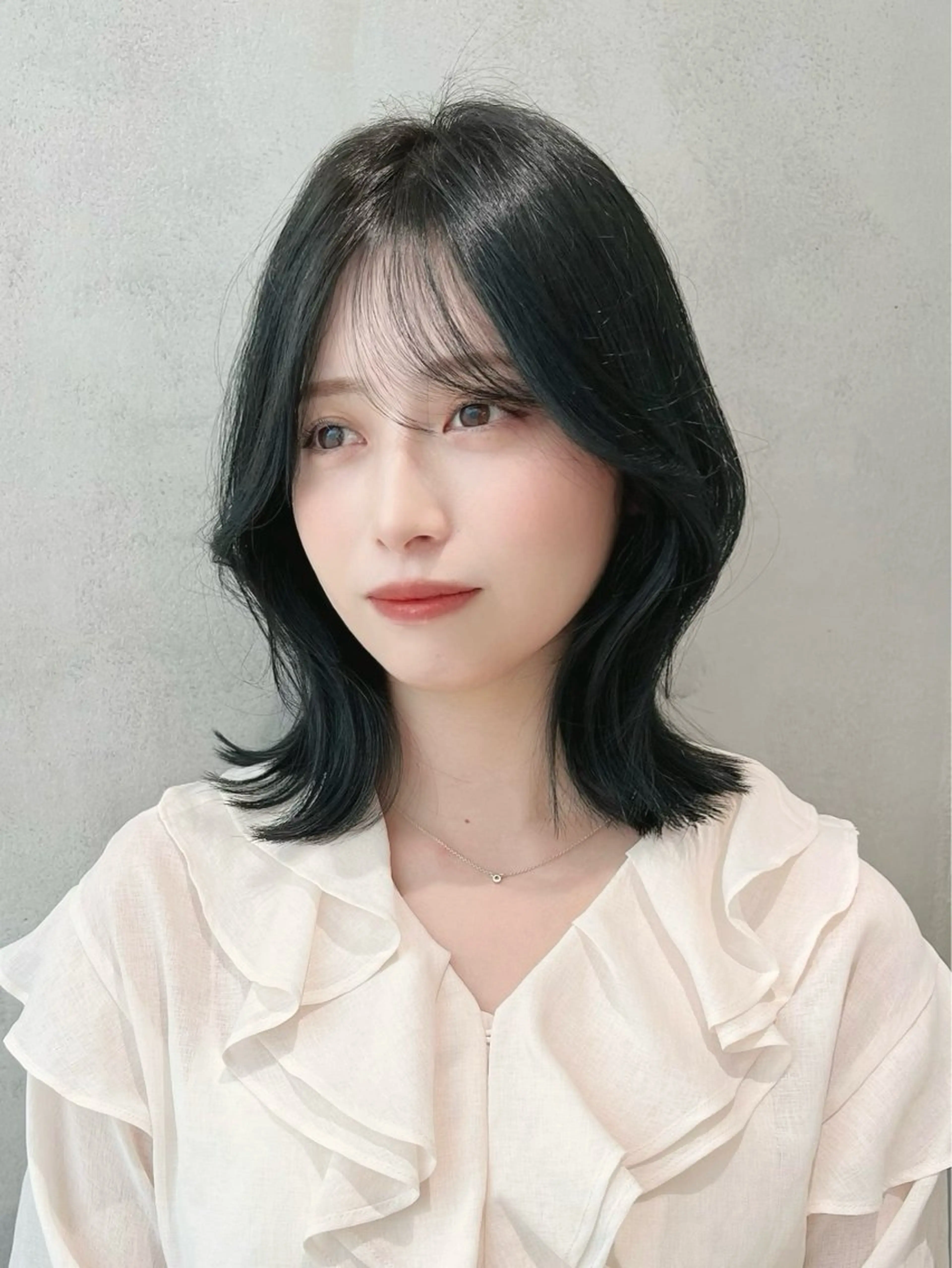 ミディアム Say.石川葵 ショートボブ前髪のヘアスタイル