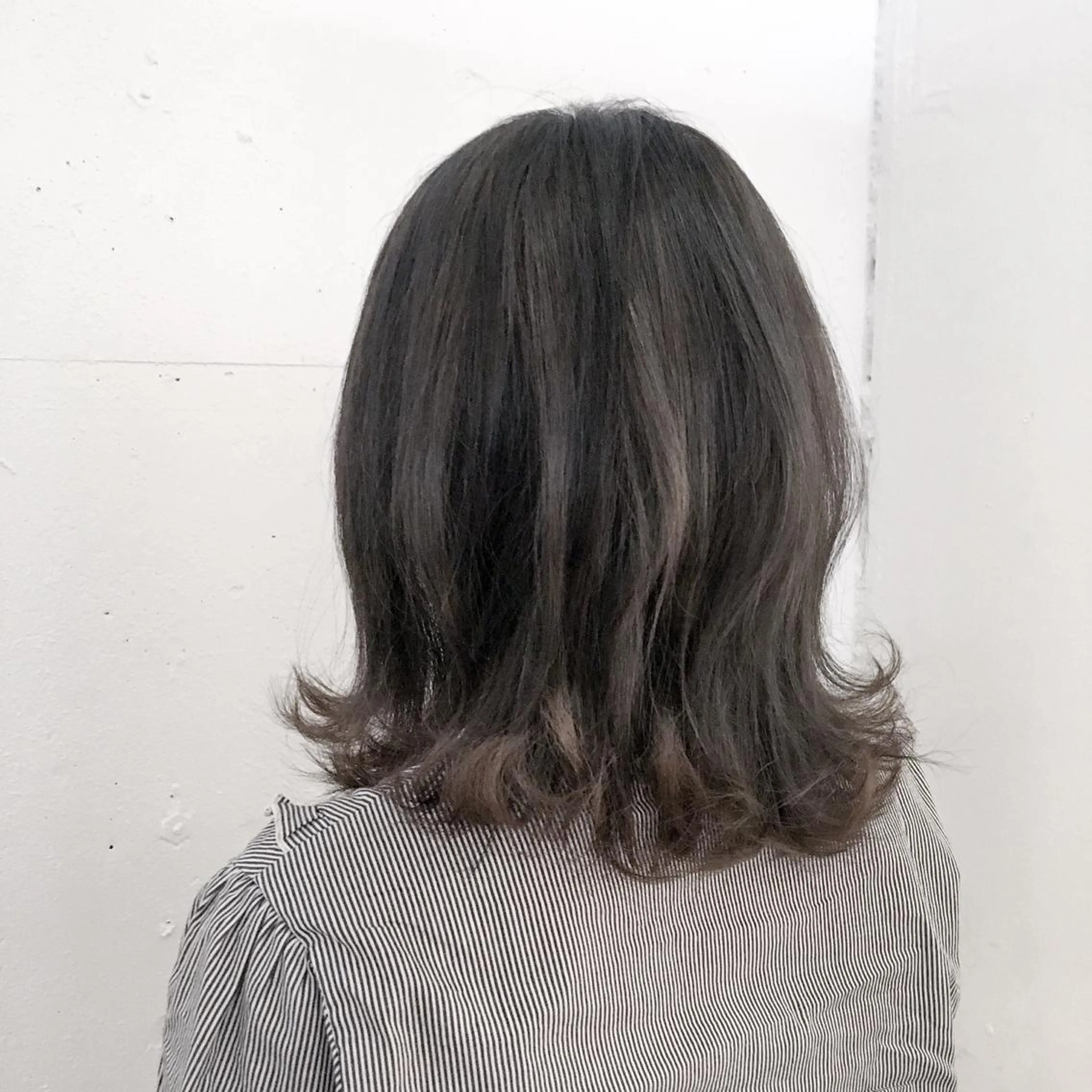 ミディアム カラー ヘアカラー トミタ アツシのヘアスタイル