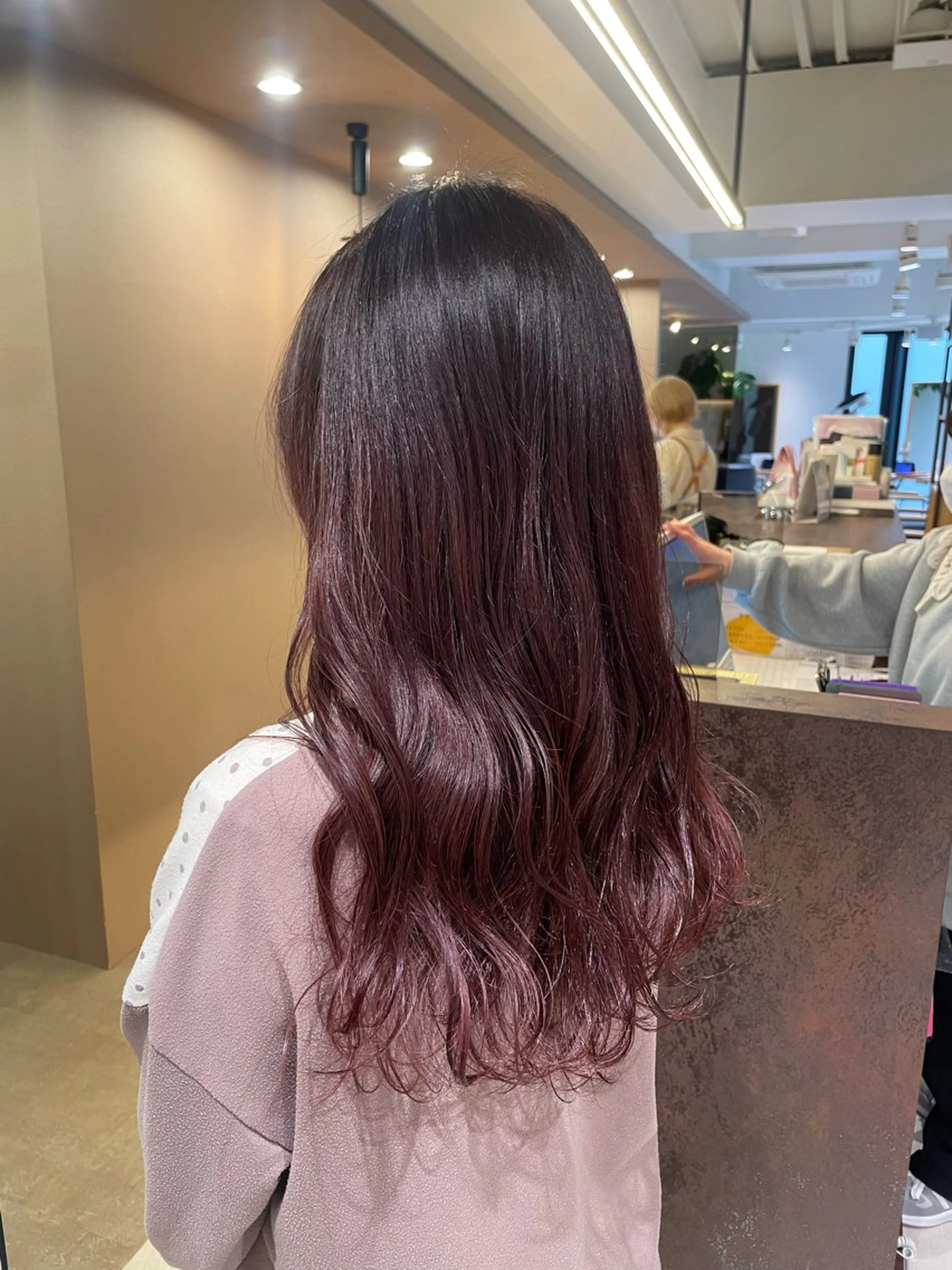 セミロング カラー アッシュ ベージュカラー ブリーチ 透明感カラー デザインカラー 暖色/ブリーチ/メン ズパーマ/ミワチカコのヘアスタイル