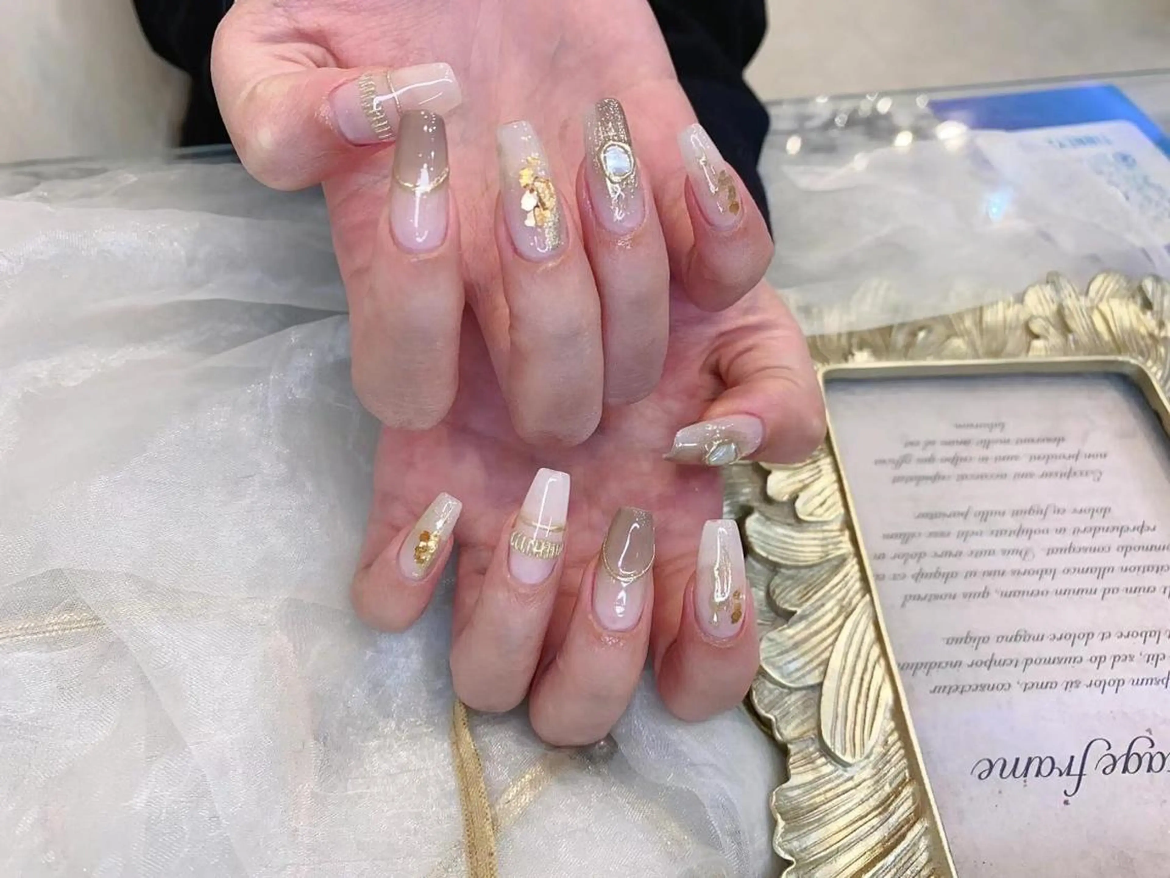 ネイル ゴールド ニュアンスネイル Babarla Nailのネイルデザイン