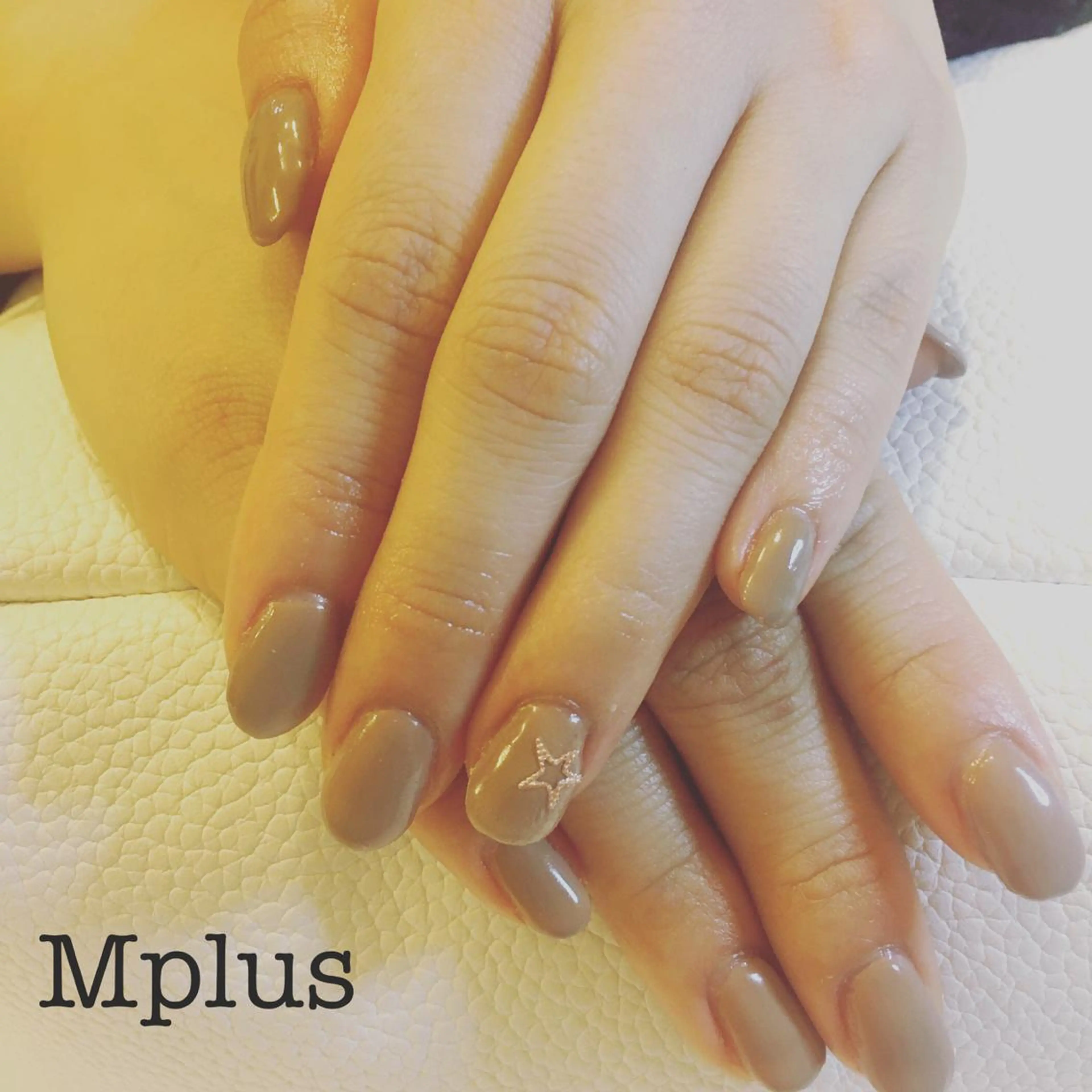 ネイル アートネイル ブラウン ワンカラーネイル Mplus miyukiのネイルデザイン
