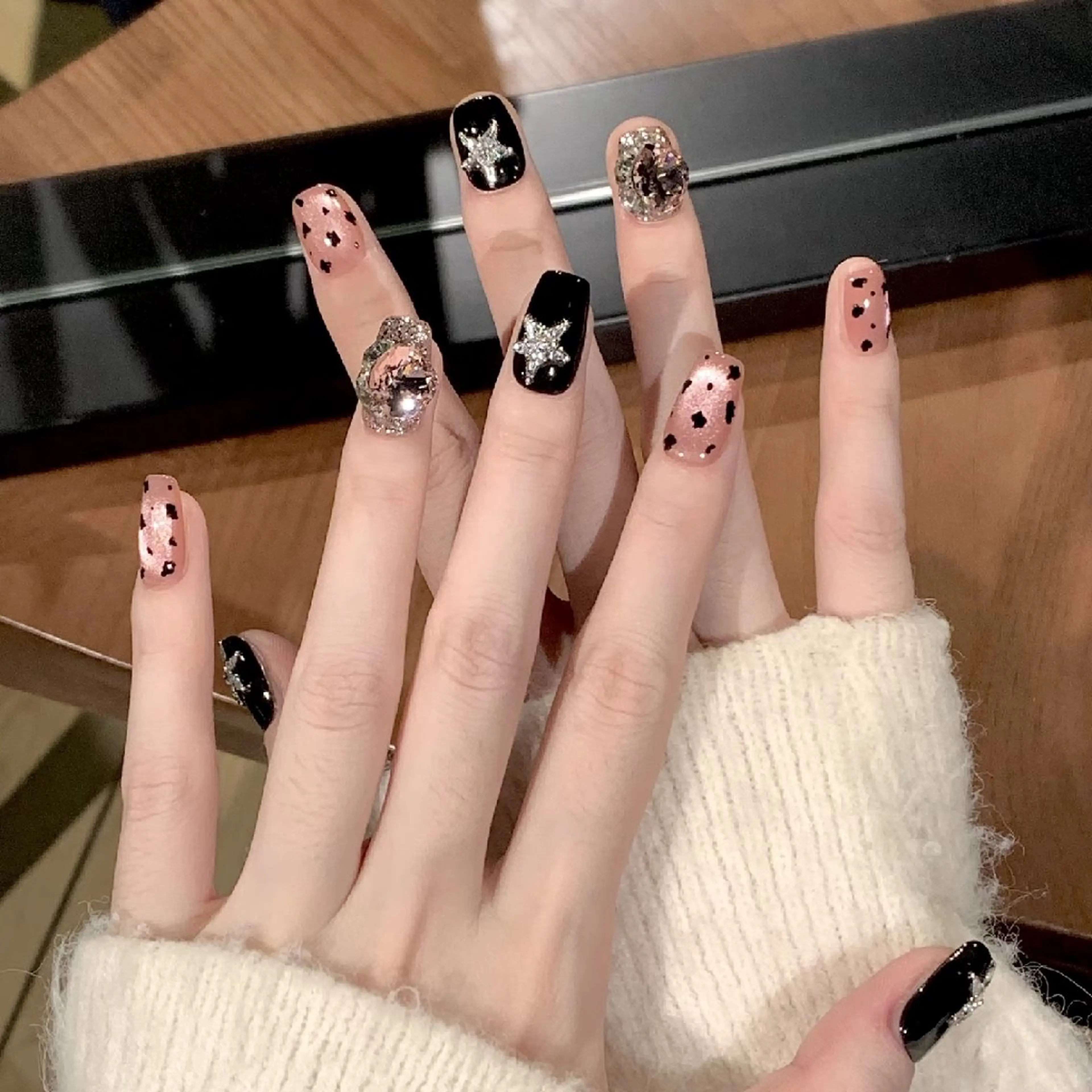 ネイル 鈴木 彩星のネイルデザイン