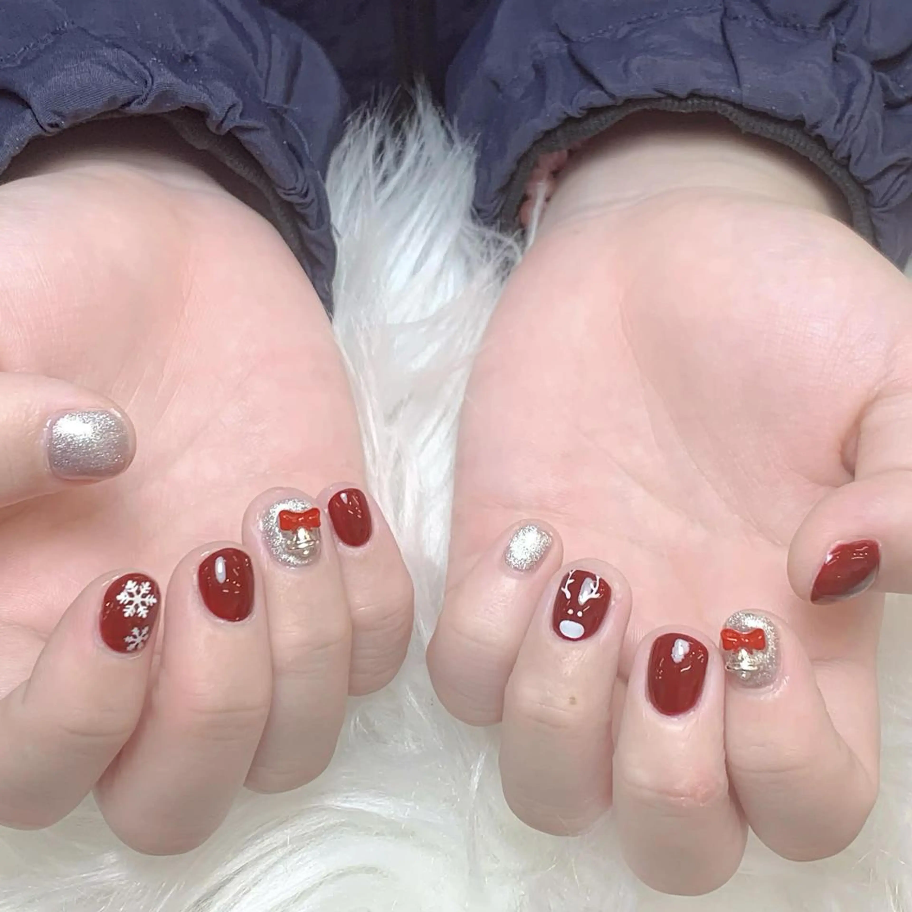 ネイル アートネイル ラメ(グリッター) 赤色 リボン シルバー ハンドネイル ヒユ ビューティーのネイルデザイン