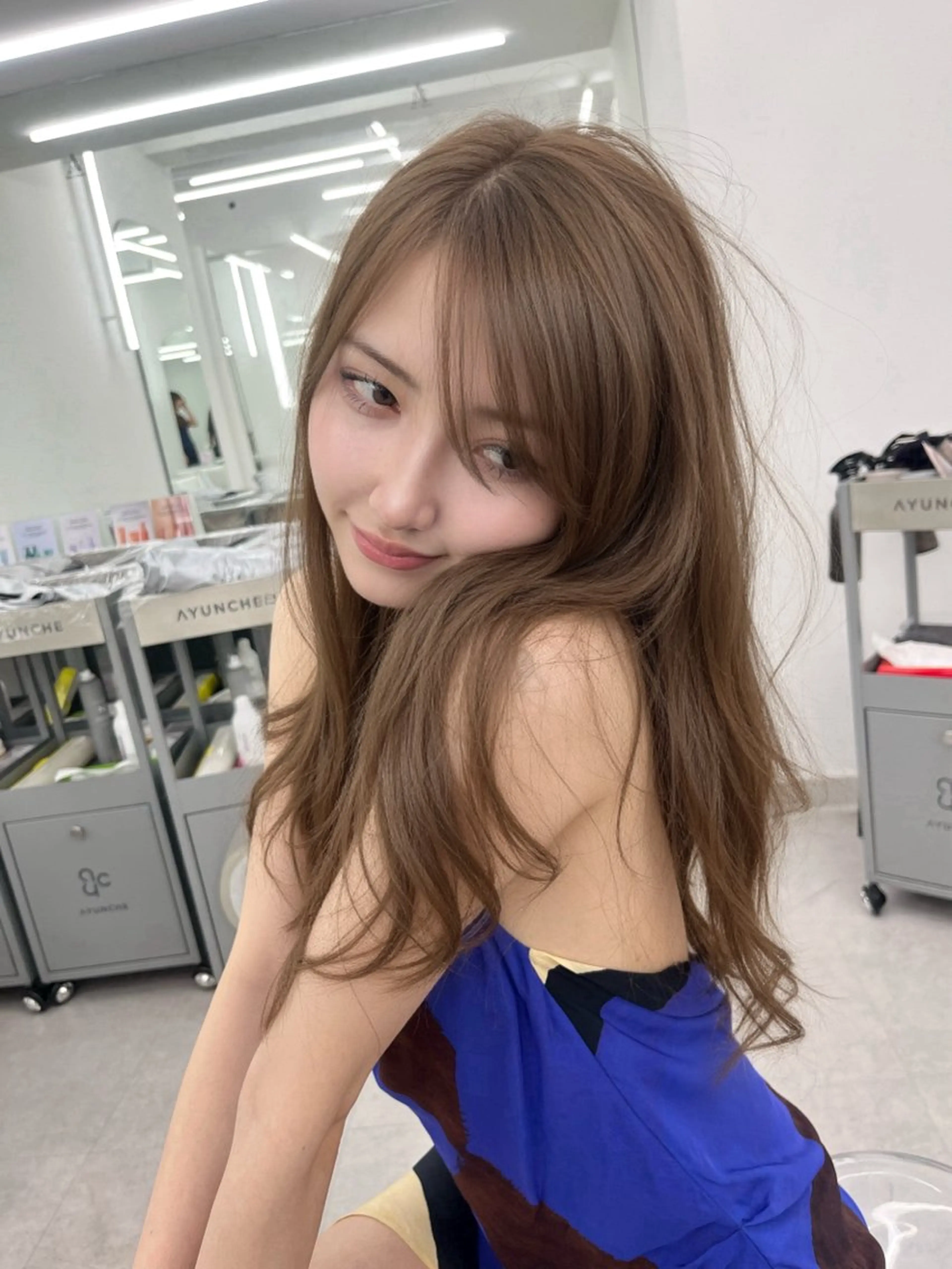 セミロング カラー ブリーチ ケアブリーチ 透明感カラー ハイレイヤー レイヤーカット ヘアカラー トリートメント ヘアセット 透明感カラー🩵🩵 韓国ヘアkanatoのヘアスタイル