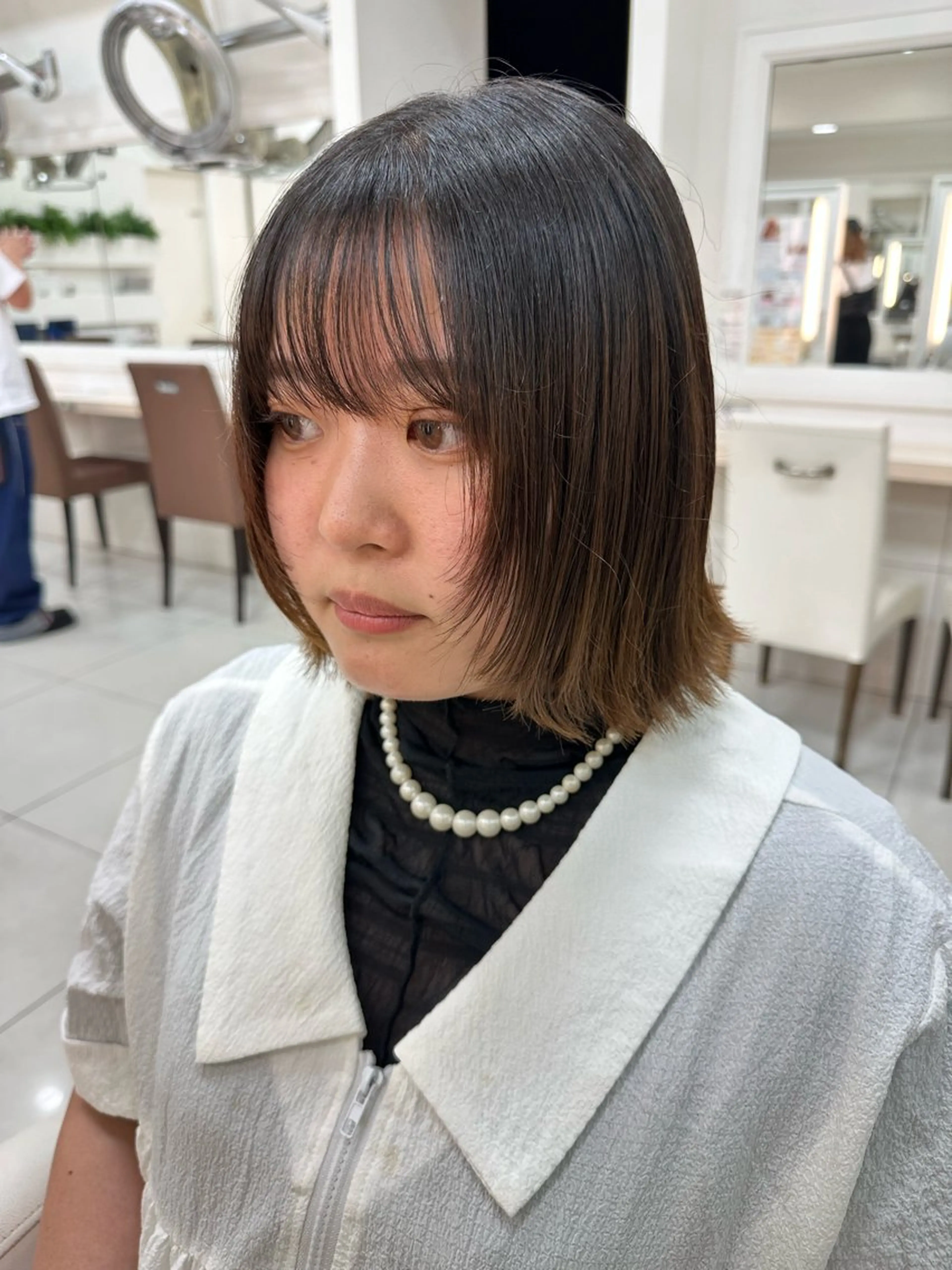 ミディアム 切りっぱなしボブ ボブ 顔まわりレイヤー 顔周りカット レイヤーカット 伊佐 愛のヘアスタイル