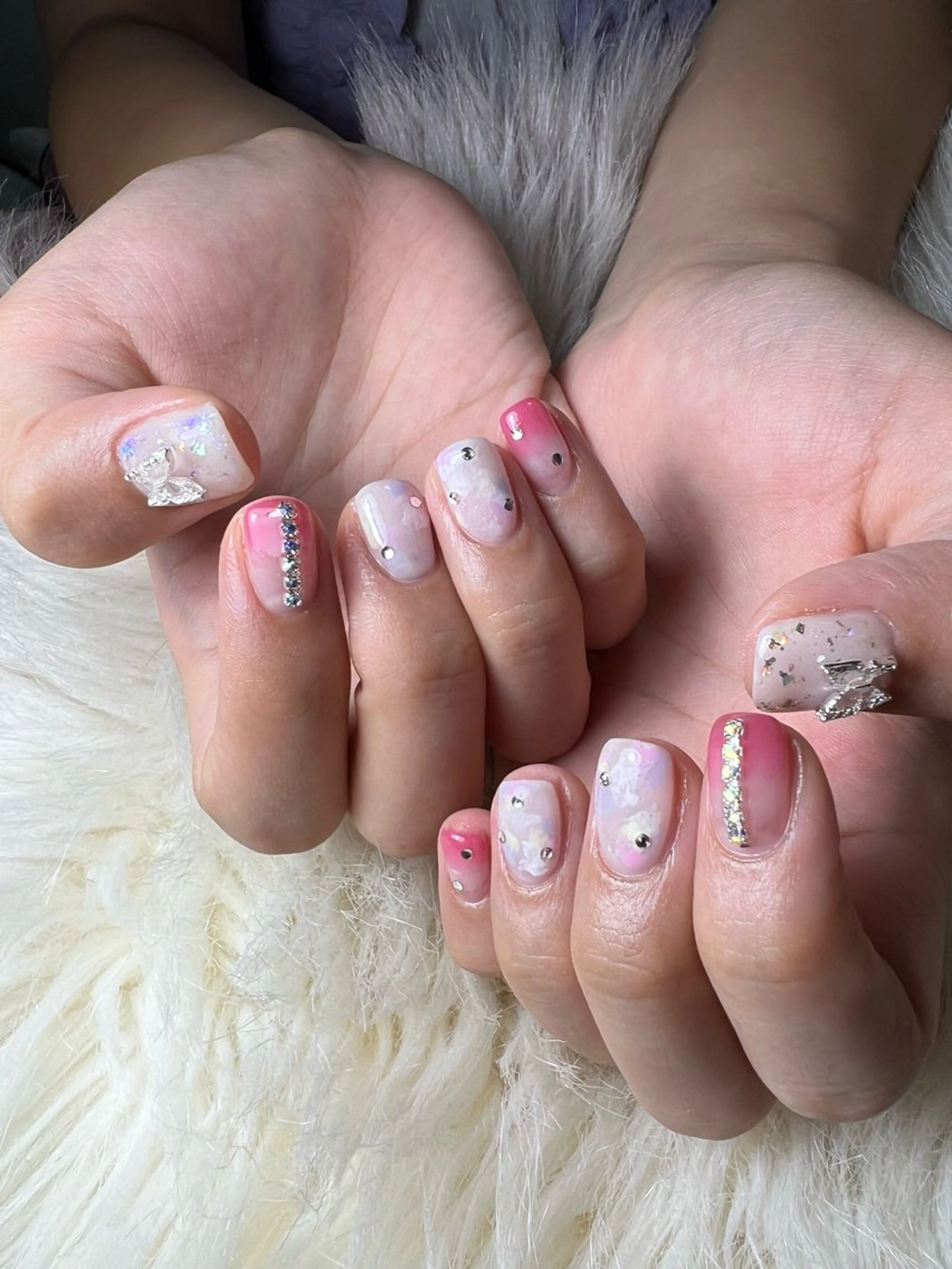 ネイル ジェルネイル キラキラネイル 持ち込み パラジェル ショートネイル flowers nailのネイルデザイン