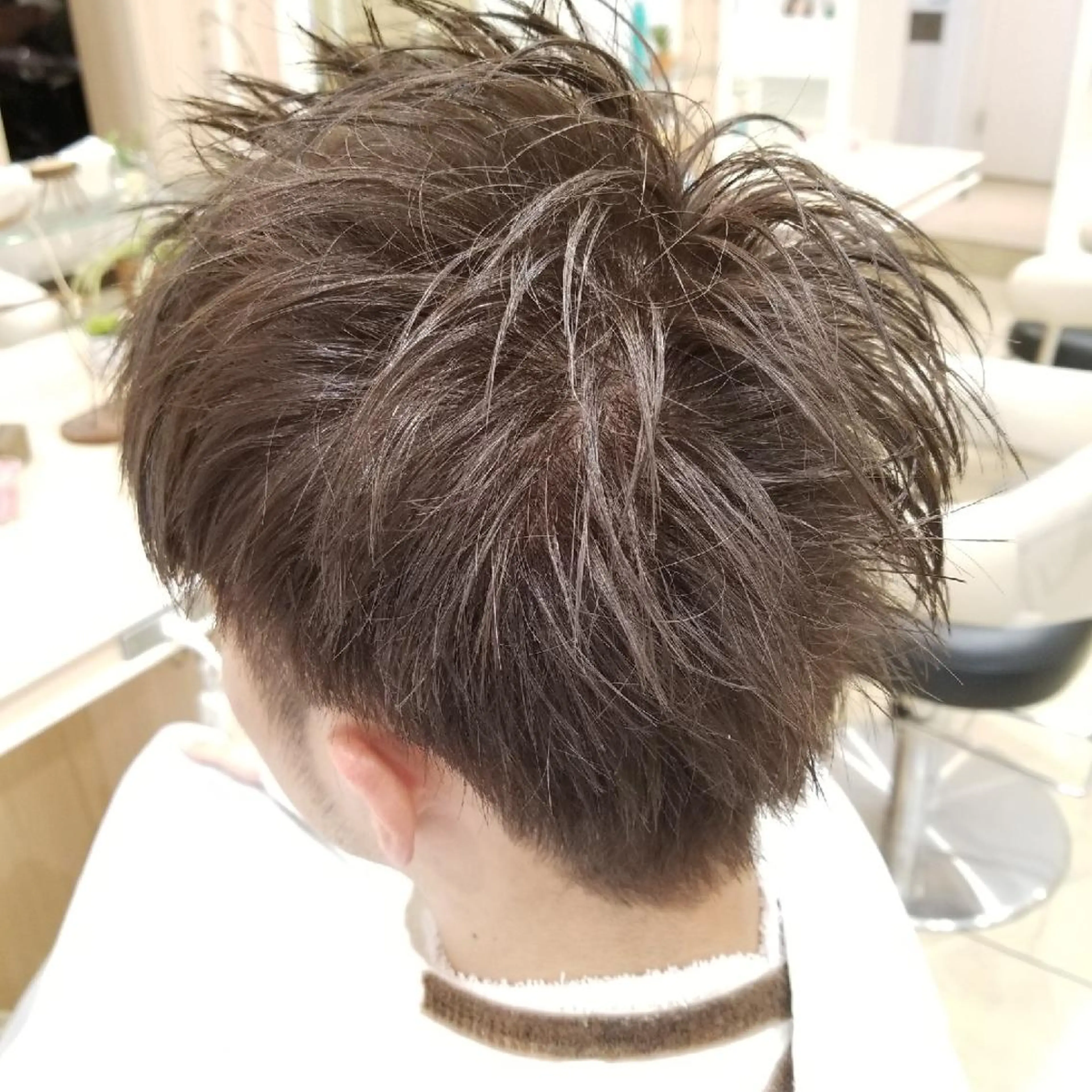 ショート カラー 山内 佐江子のヘアスタイル