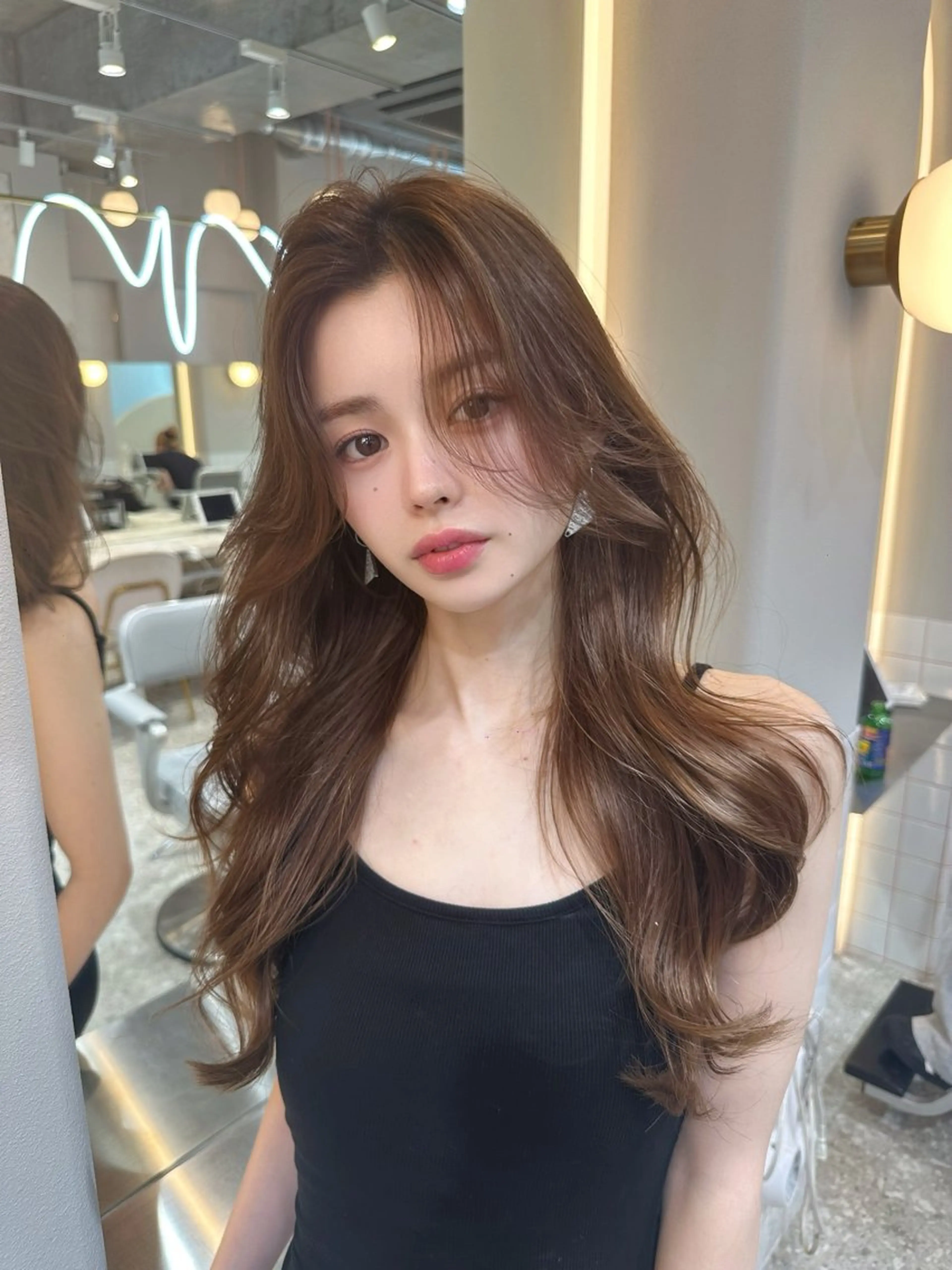 ロング カラー カット ヘアカラー トリートメント ヘアセット 韓国レイヤー/透明感 カラー/髪質改善角所のヘアスタイル