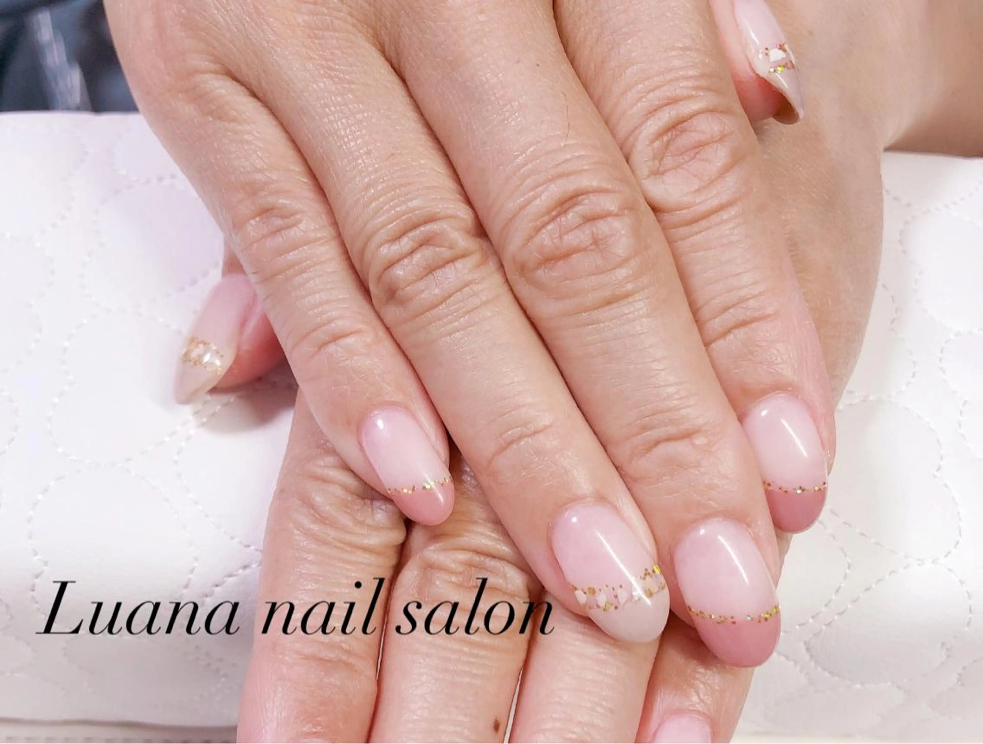 ネイル Loa　salon所属・小南 奈々美のネイルデザイン