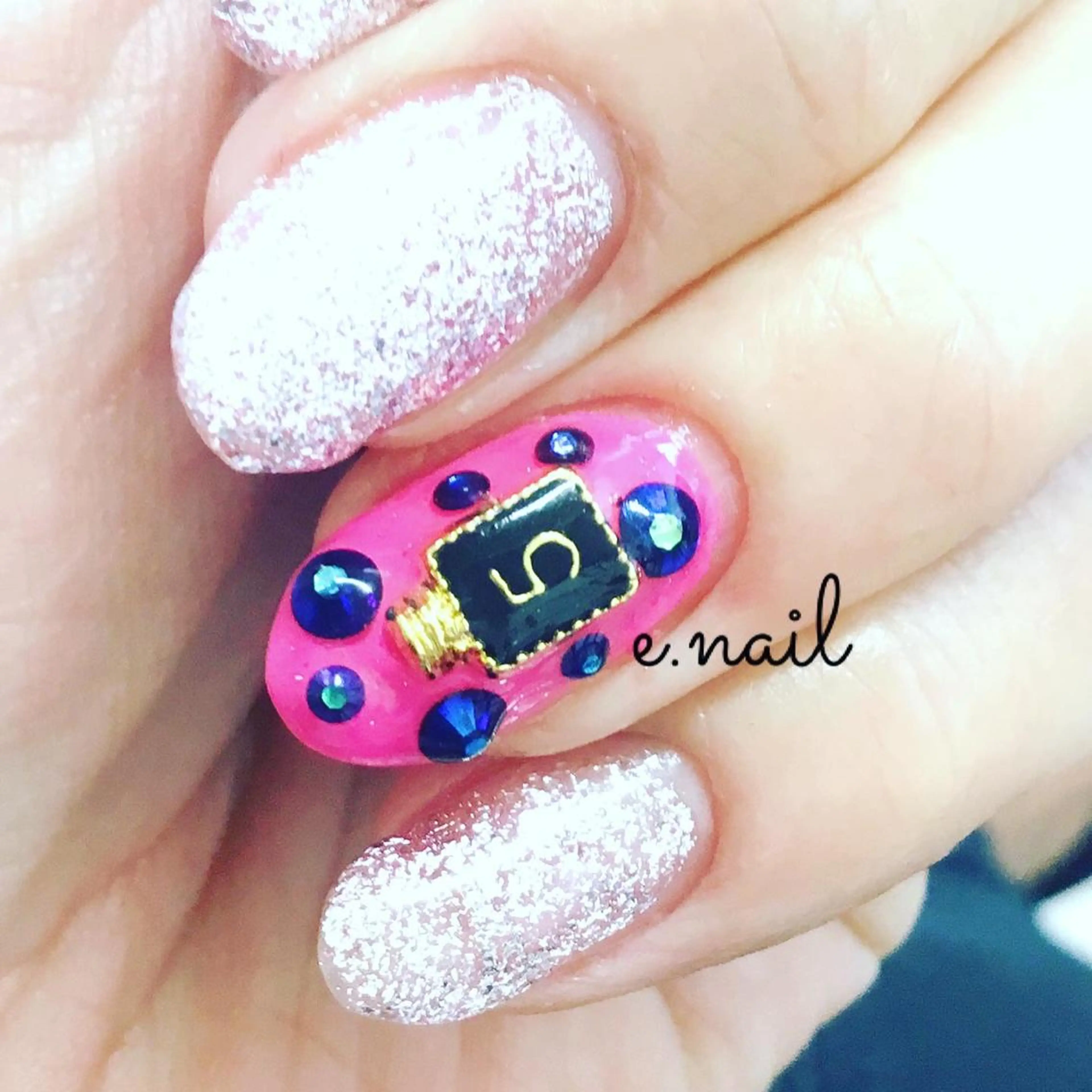 ネイル e.nail所属・和賀井 恵理のネイルデザイン