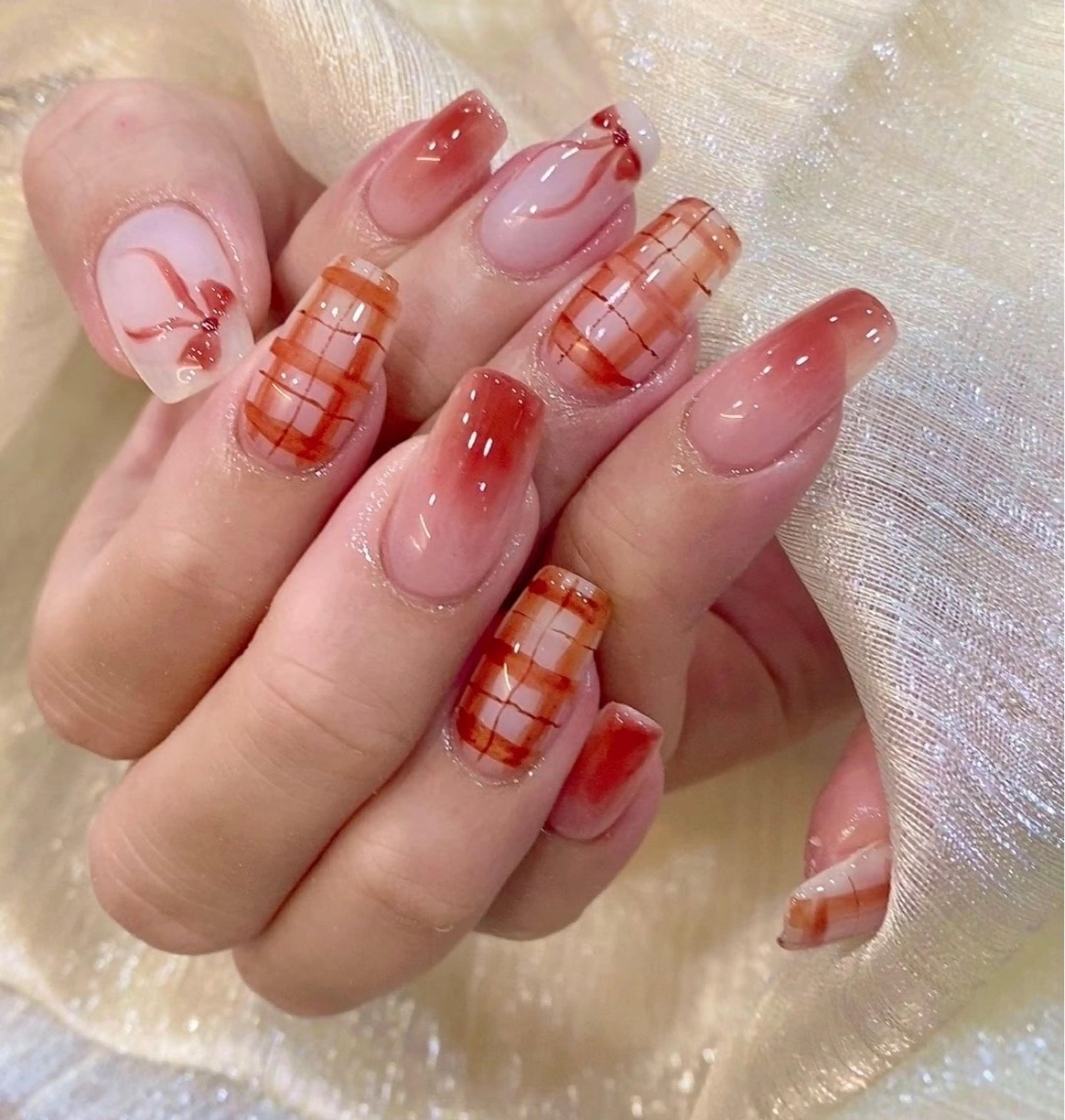 ネイル pink ladyサロン所属・べ にのネイルデザイン