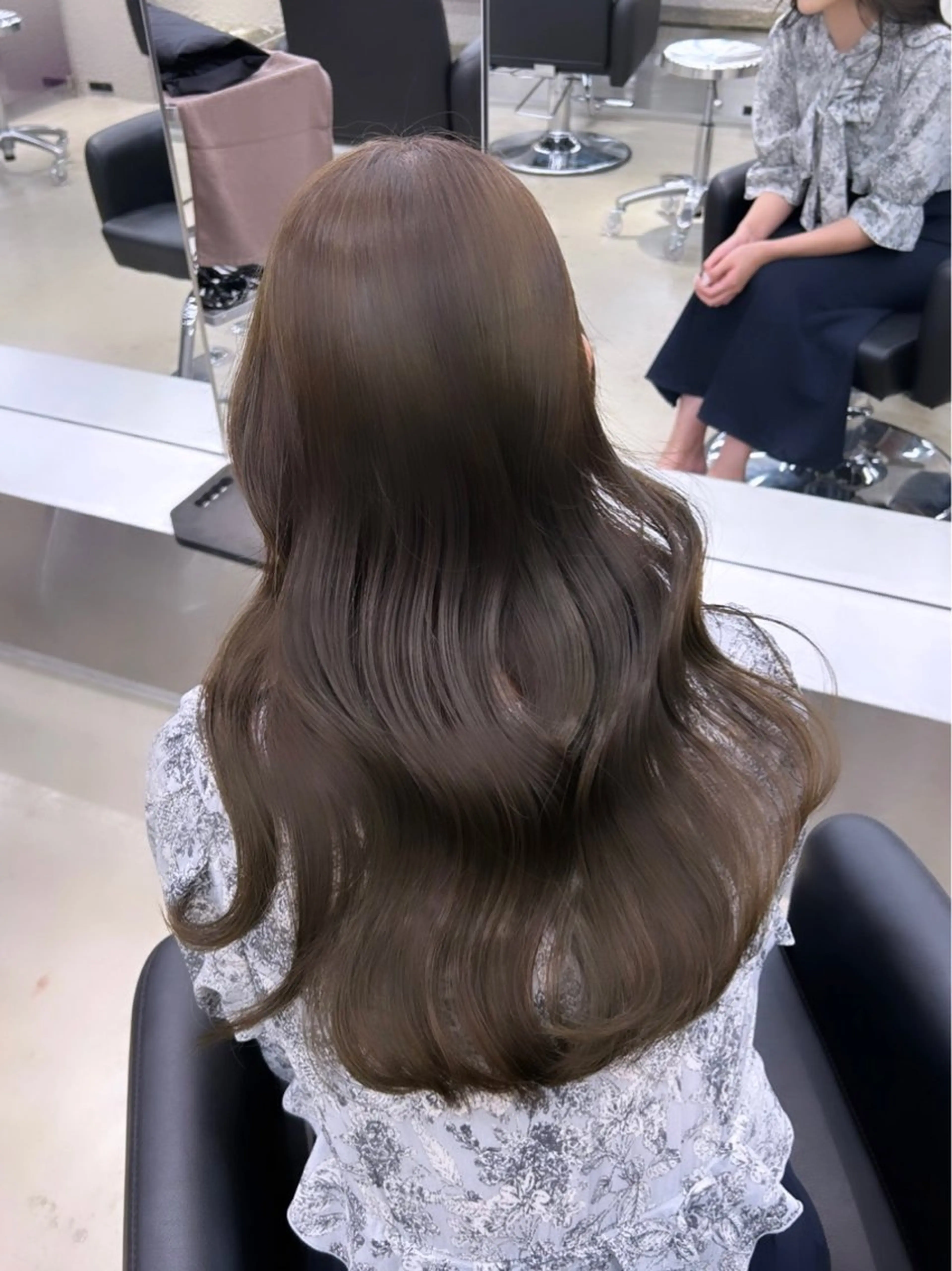 ロング カラー ヘアカラー トリートメント ヘアセット 名古屋栄♡PELE 上品な透明感ベージュのヘアスタイル