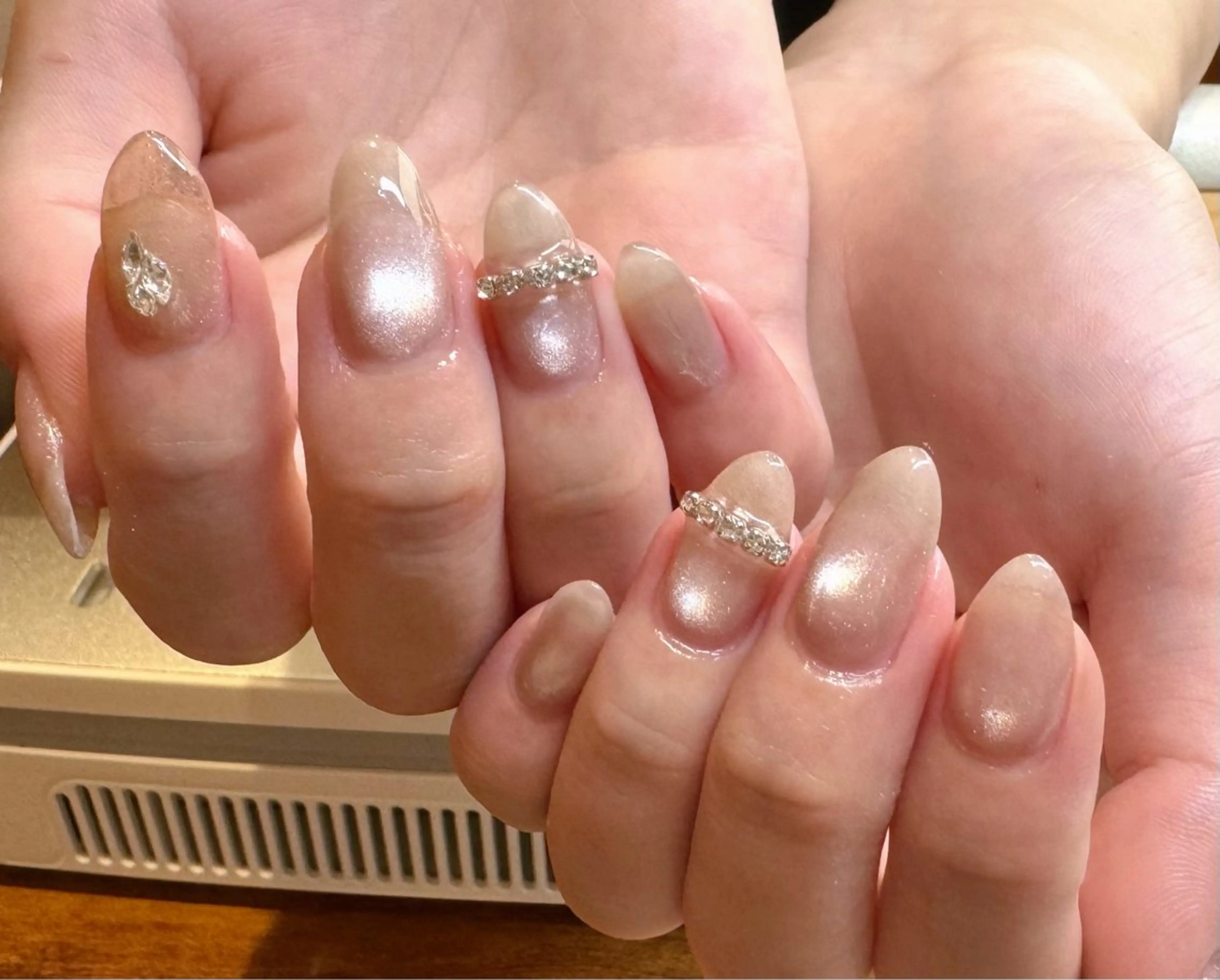 ネイル べっ甲ネイル ボルドー ブラウン マグネットネイル ニュアンスネイル ハンドネイル RinRin　nail所属・孔 ジンシェンのネイルデザイン