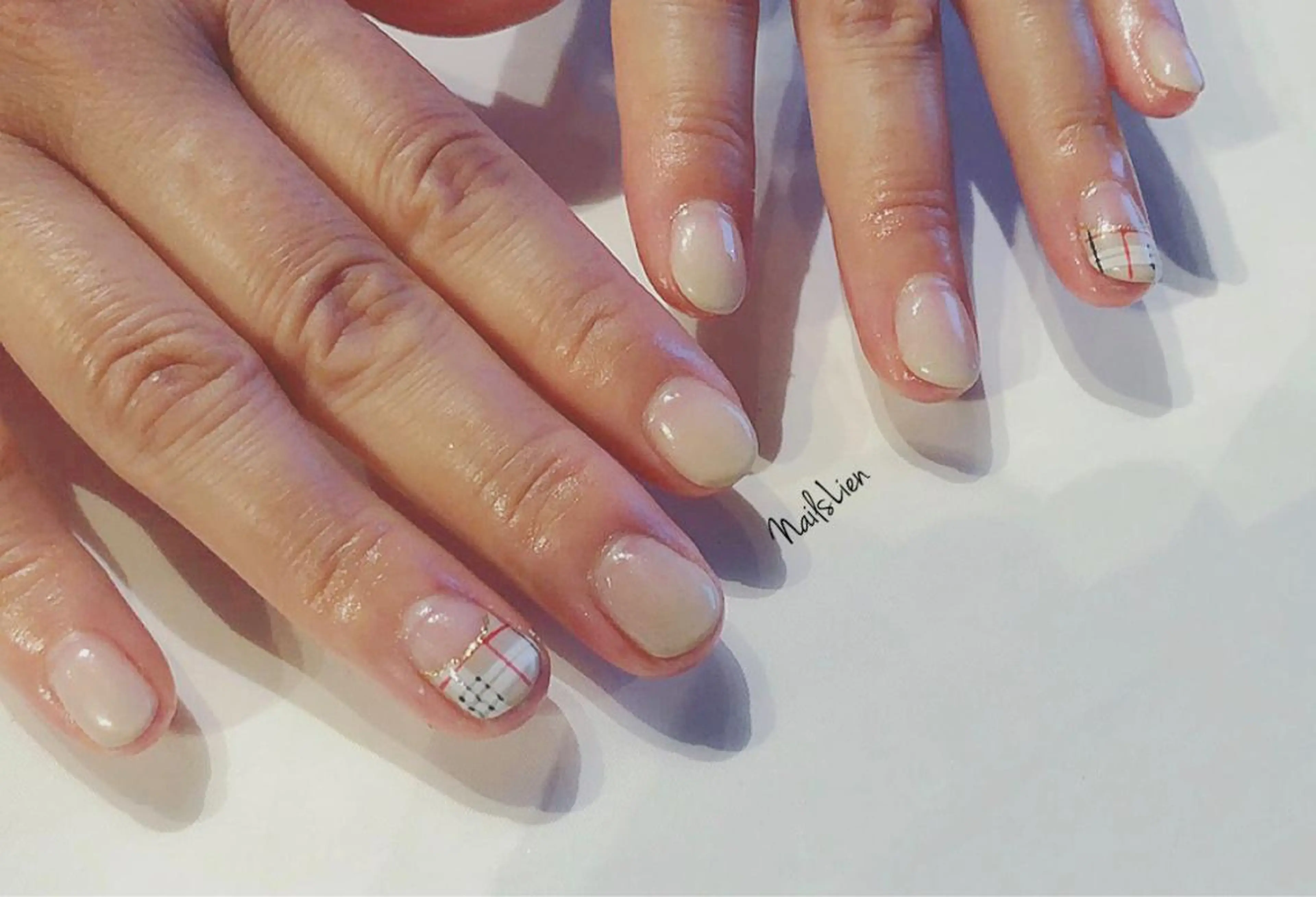 ネイル フレンチネイル グラデーション 凛 リンのネイルデザイン