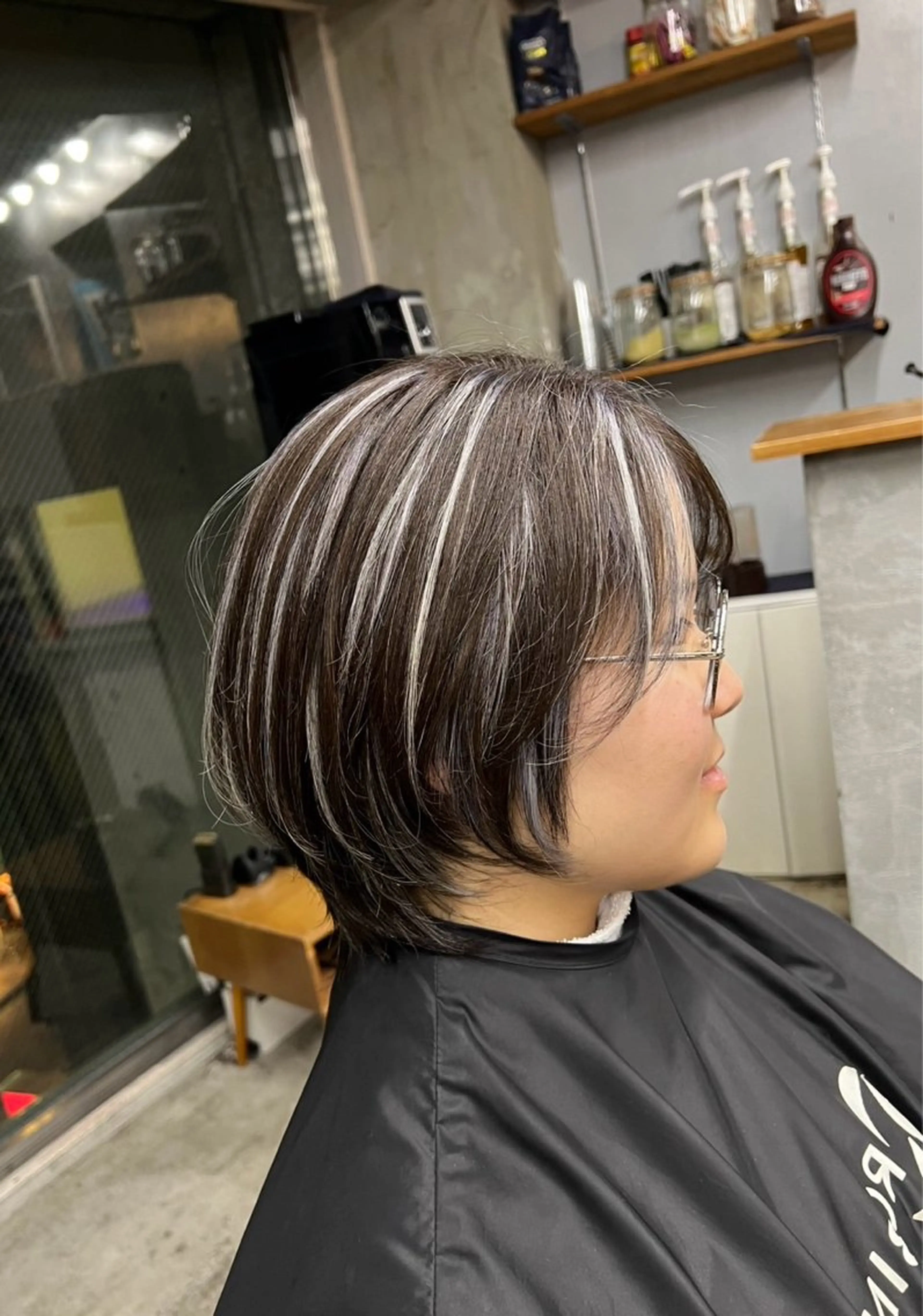 ショート カラー ダークグレー ダークグレージュ グレージュ ハイライトカラー ハイライト カット ヘアカラー トリートメント ROBIN所属・指名数No.1 /NAOYAのヘアスタイル