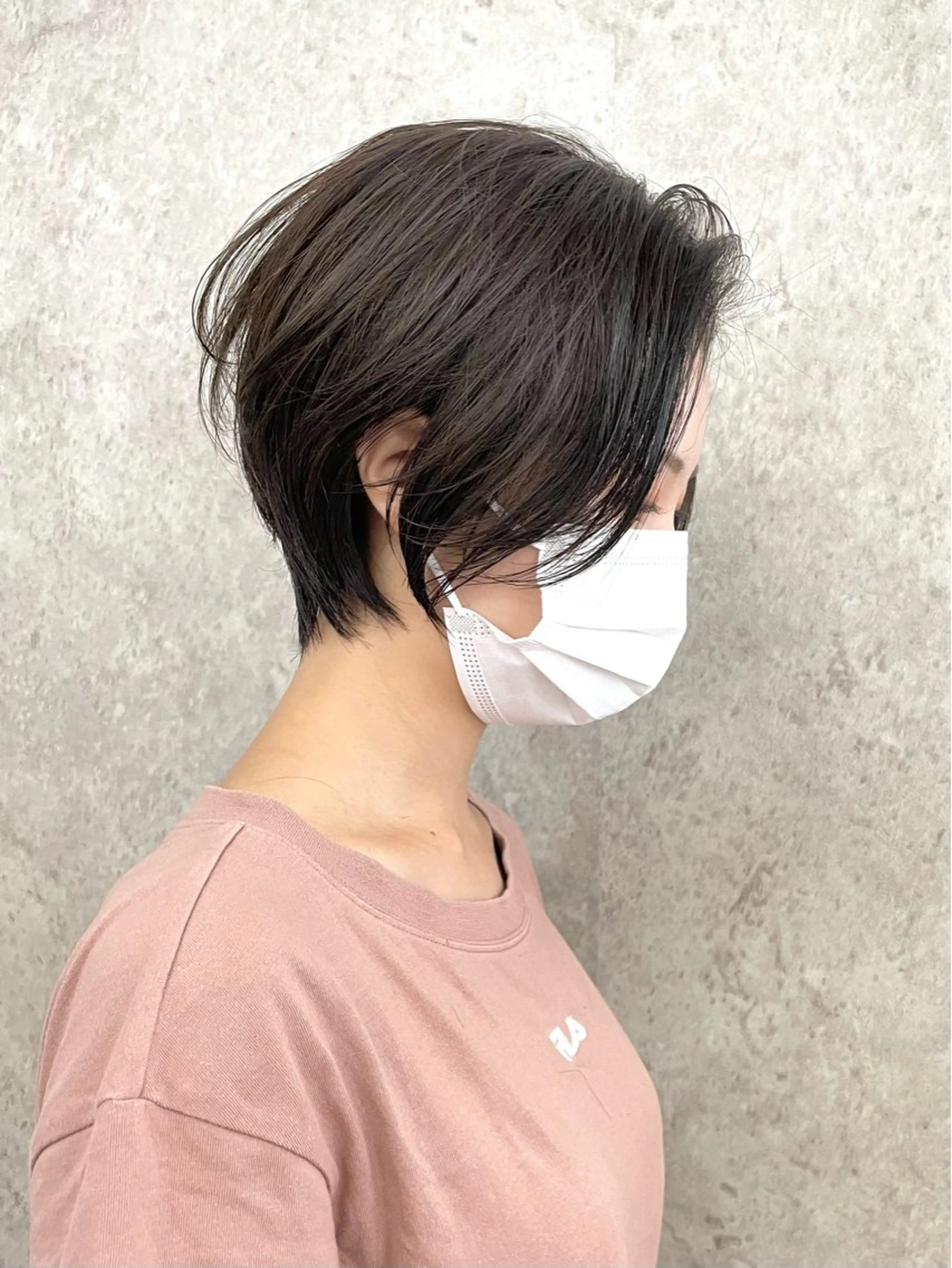 ショート ⭐ハイトーンブリーチ ミルクティーピンクのヘアスタイル
