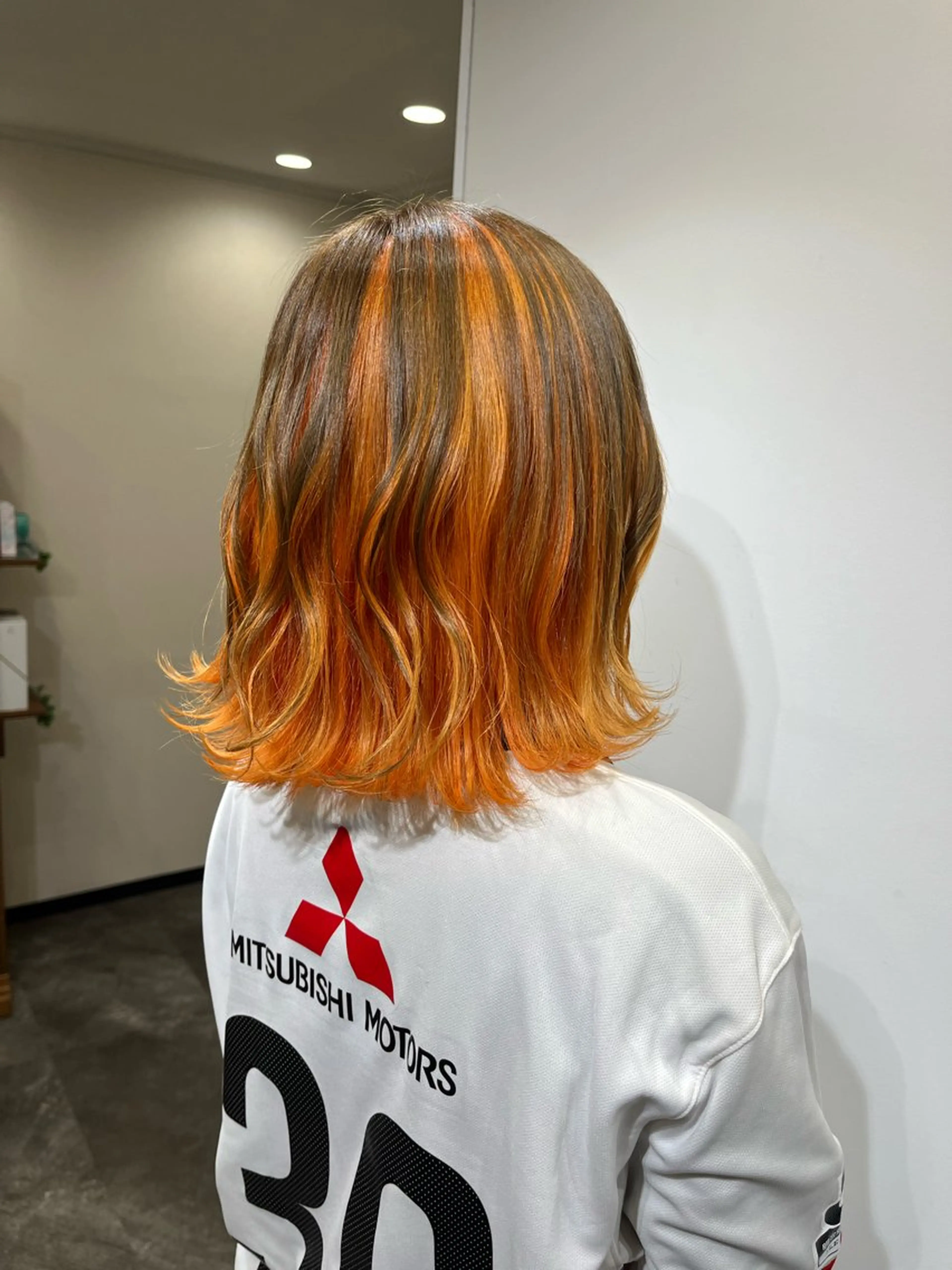 カラー 江波戸 恵のヘアスタイル