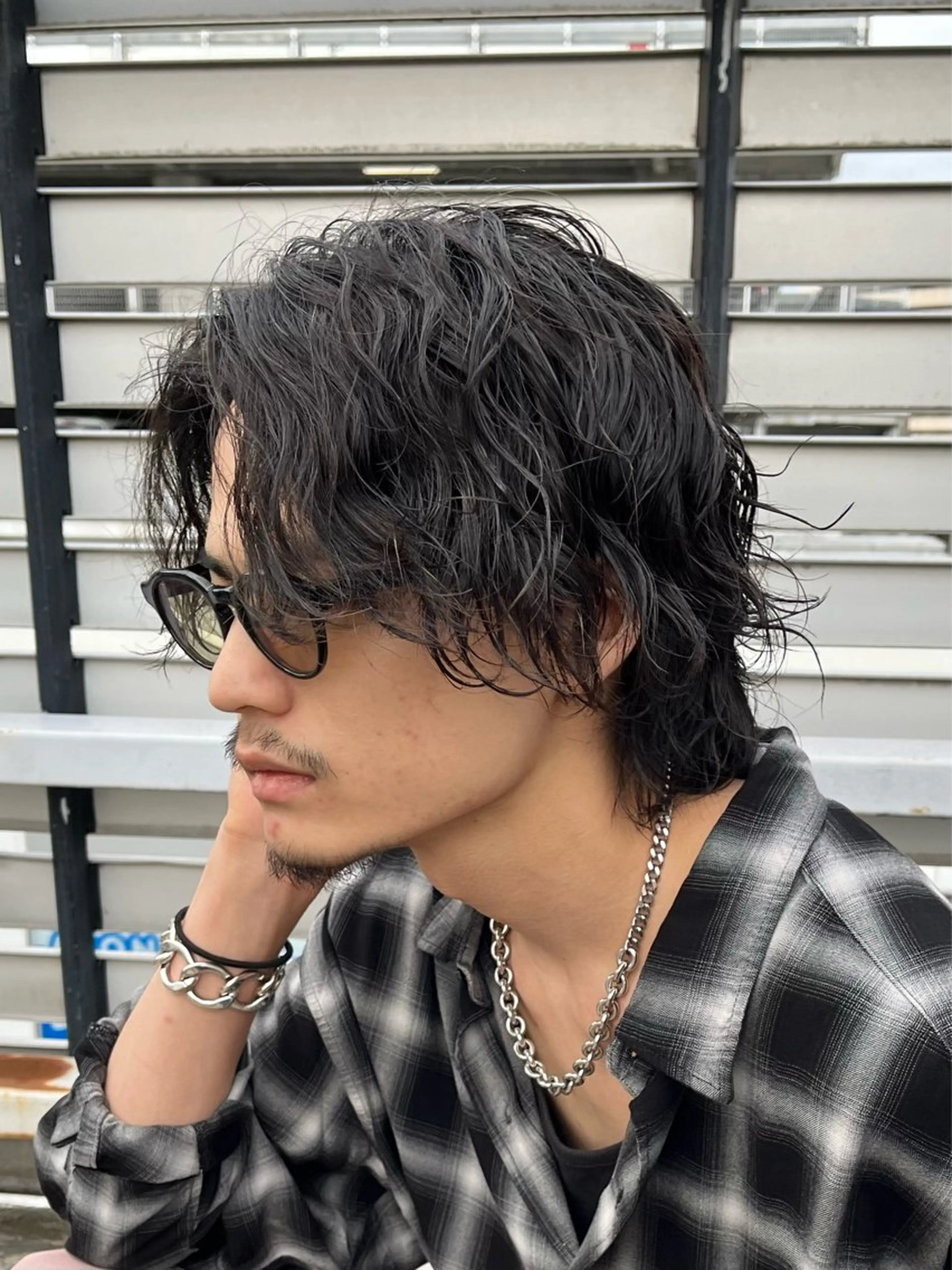ミディアム パーマ メンズ ミディアムパーマ メンズパーマ 波巻きパーマ スパイラルパーマ カット パーマ 新潟メンズパーマ 新潟駅/小田拓実のヘアスタイル