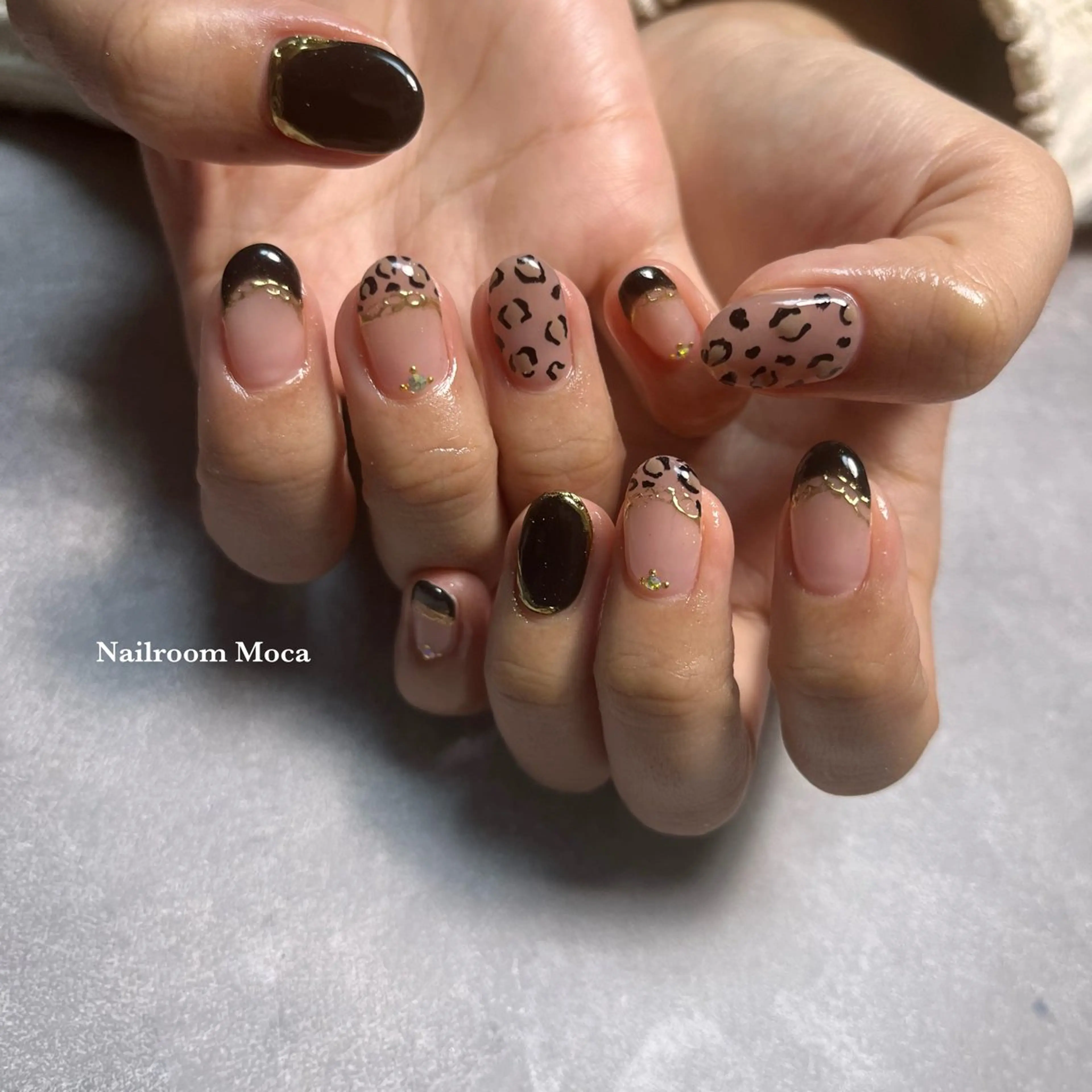 ネイル アニマル柄 フレンチネイル Nailroom Mocaのネイルデザイン