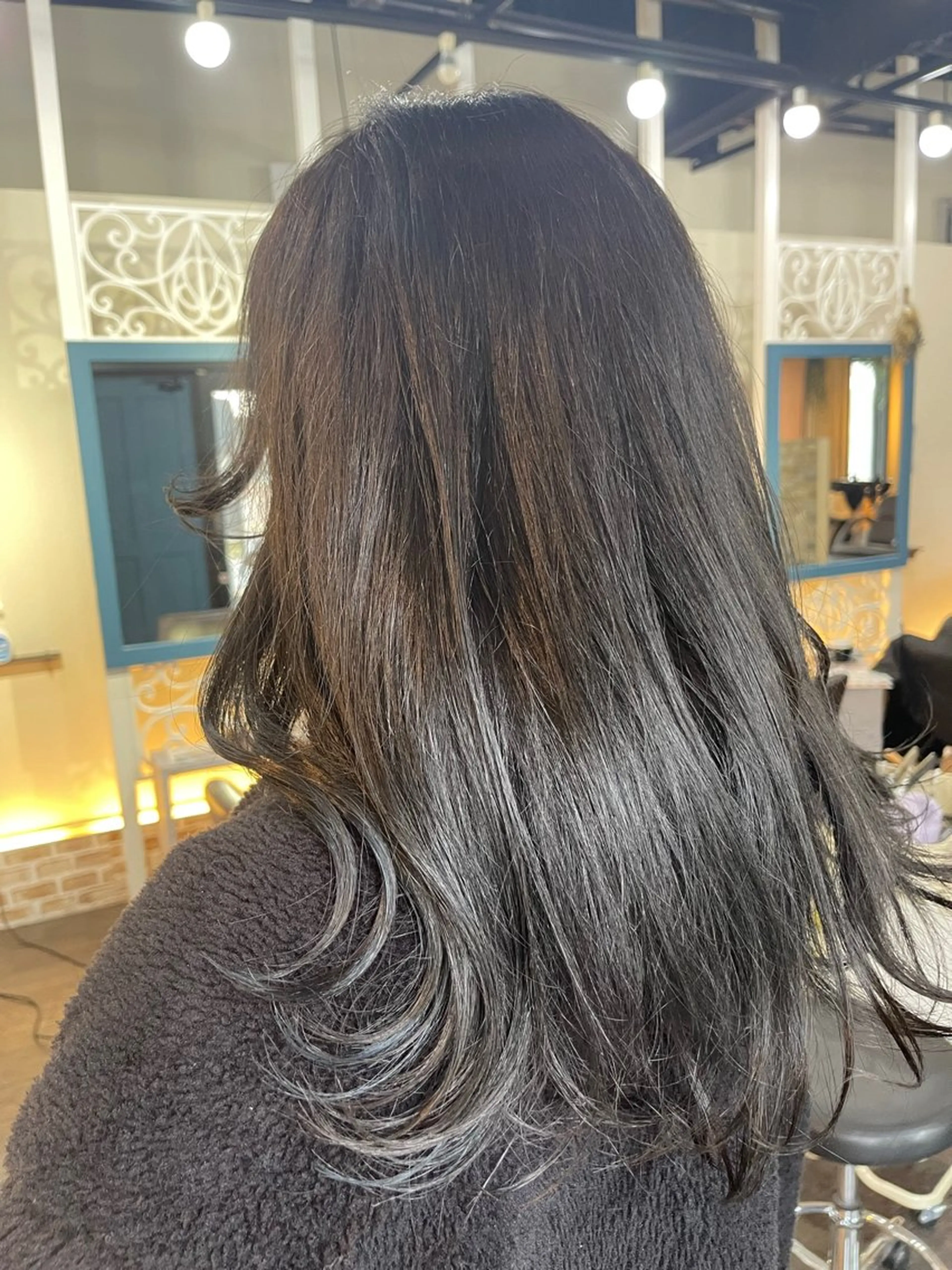セミロング カラー カット ヘアカラー トリートメント Le rond所属・透明感艶カラー 城間晴人のヘアスタイル