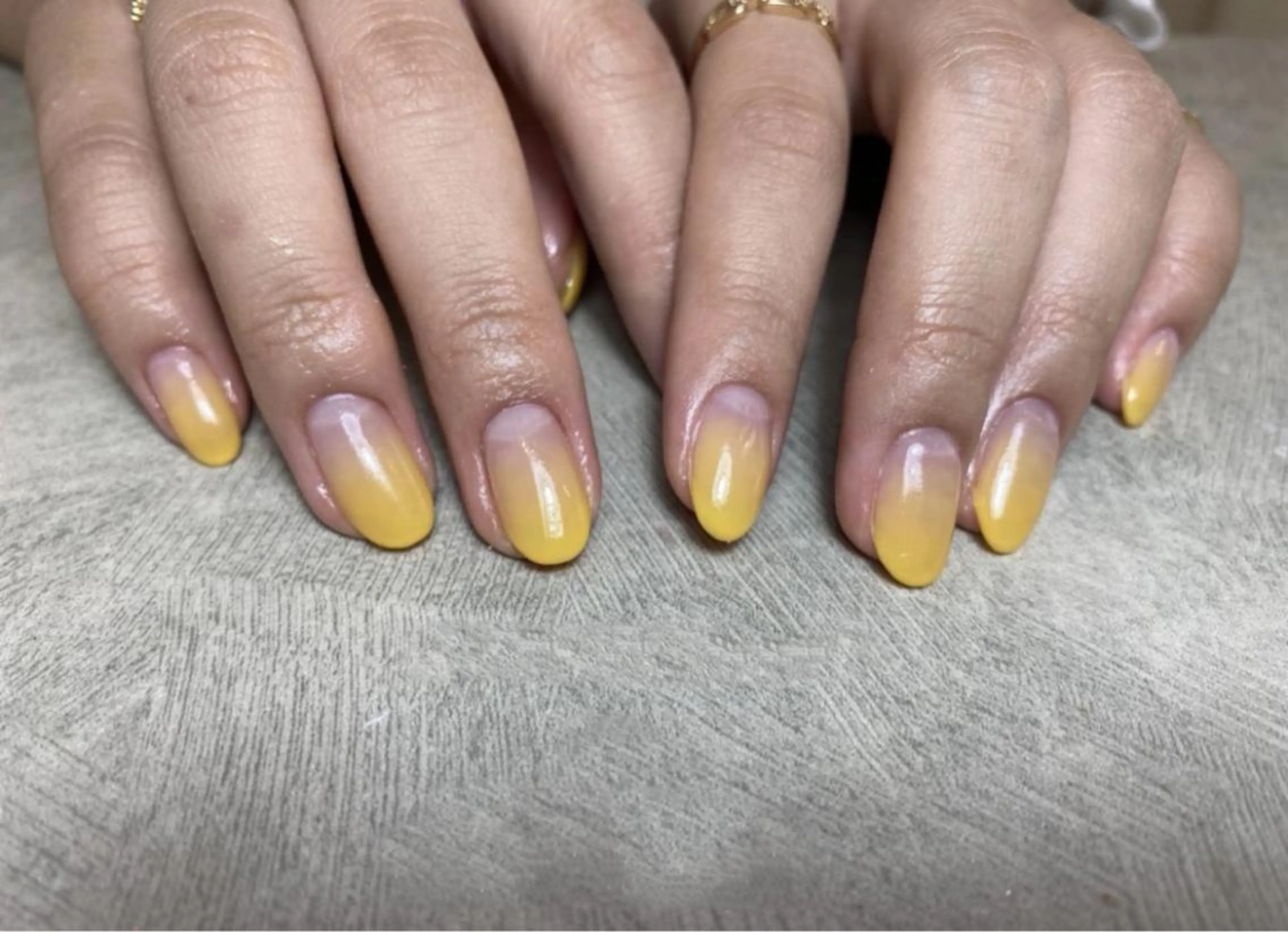 ネイル 黄色 ハンドネイル nail salon CHEのネイルデザイン