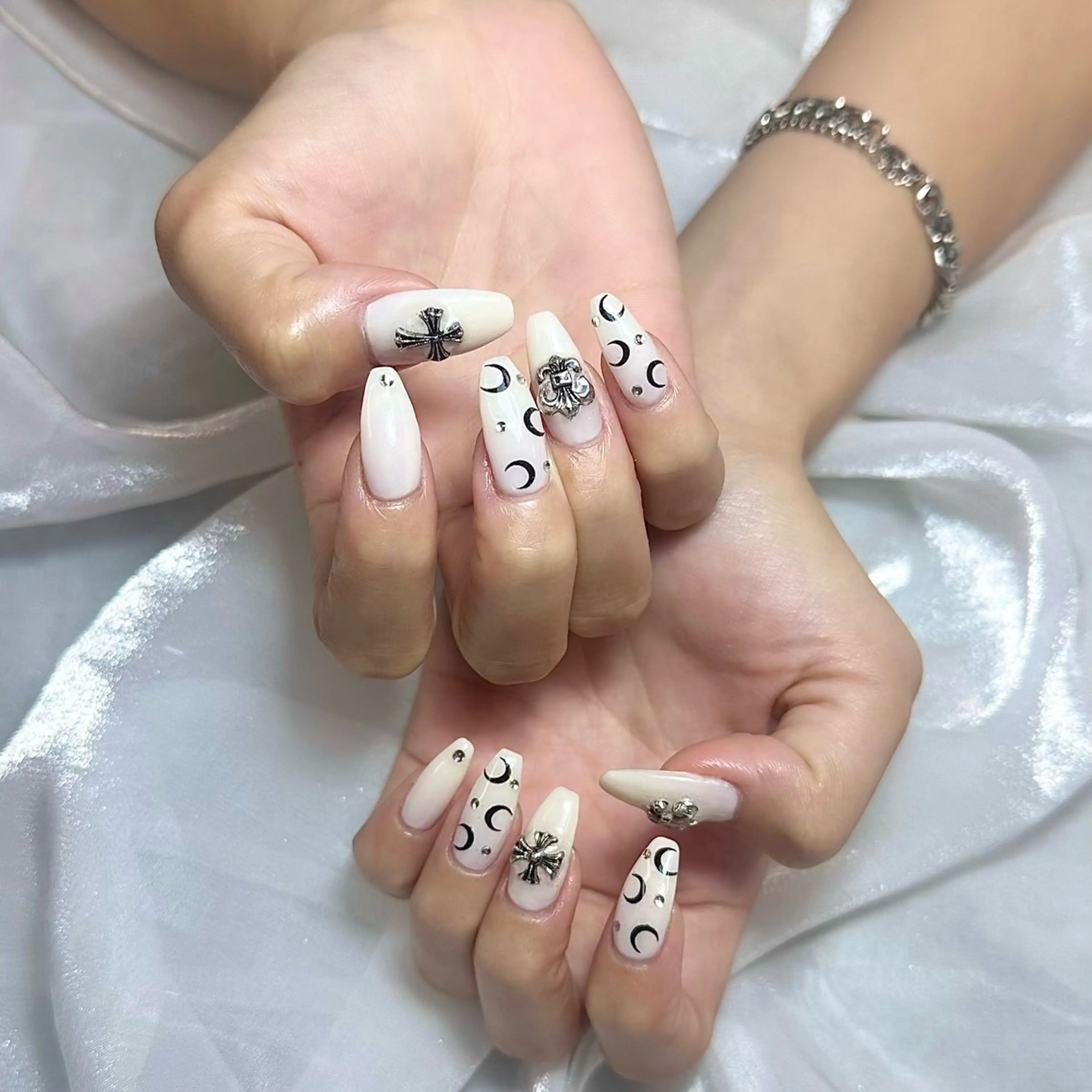 ネイル ハンドネイル ハンドケア 🎀 peTiT Rino 🎀のネイルデザイン