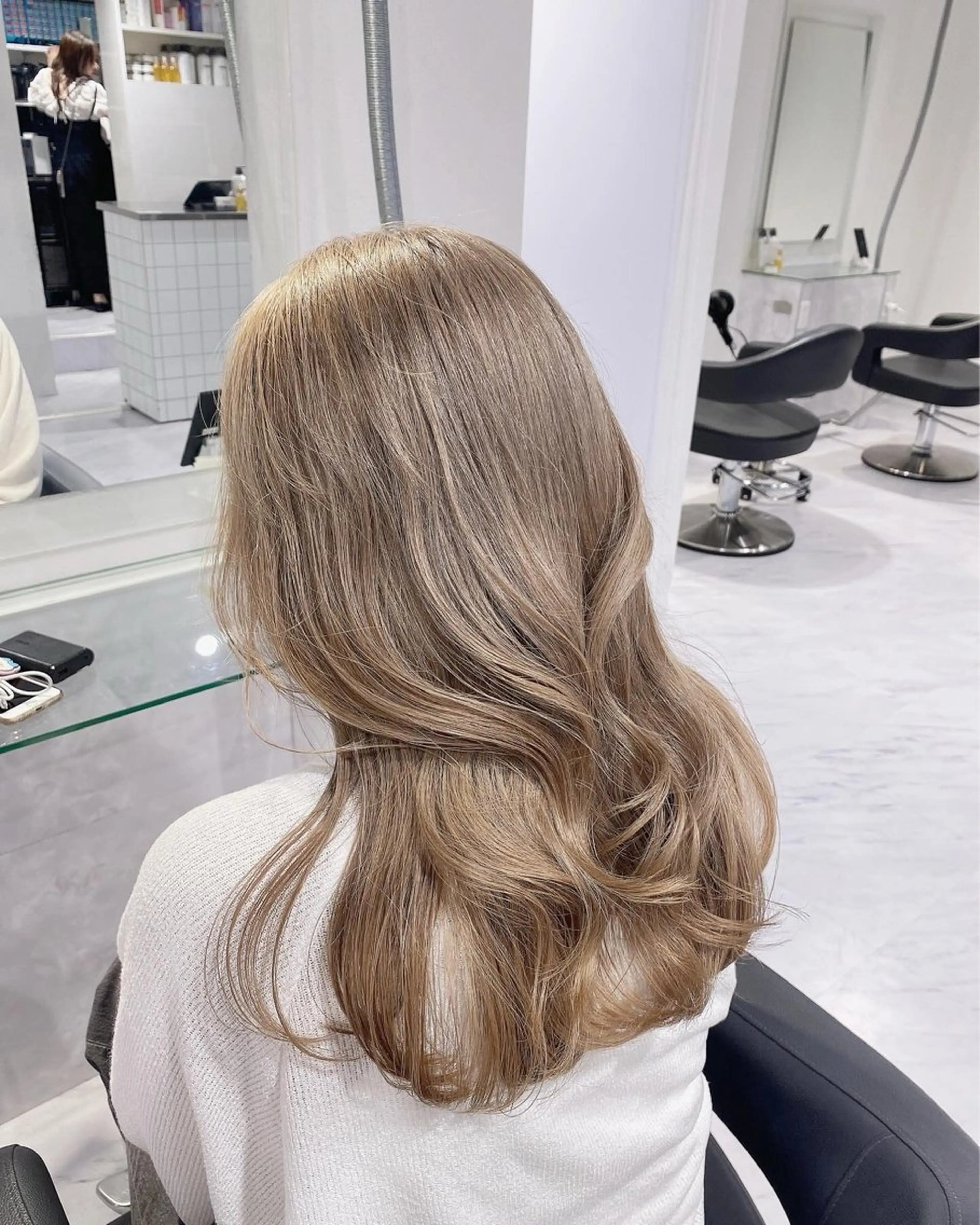 セミロング カラー ヘアカラー ✨透明感、艶髪ヘア✨ 韓国ヘア特化💖のヘアスタイル