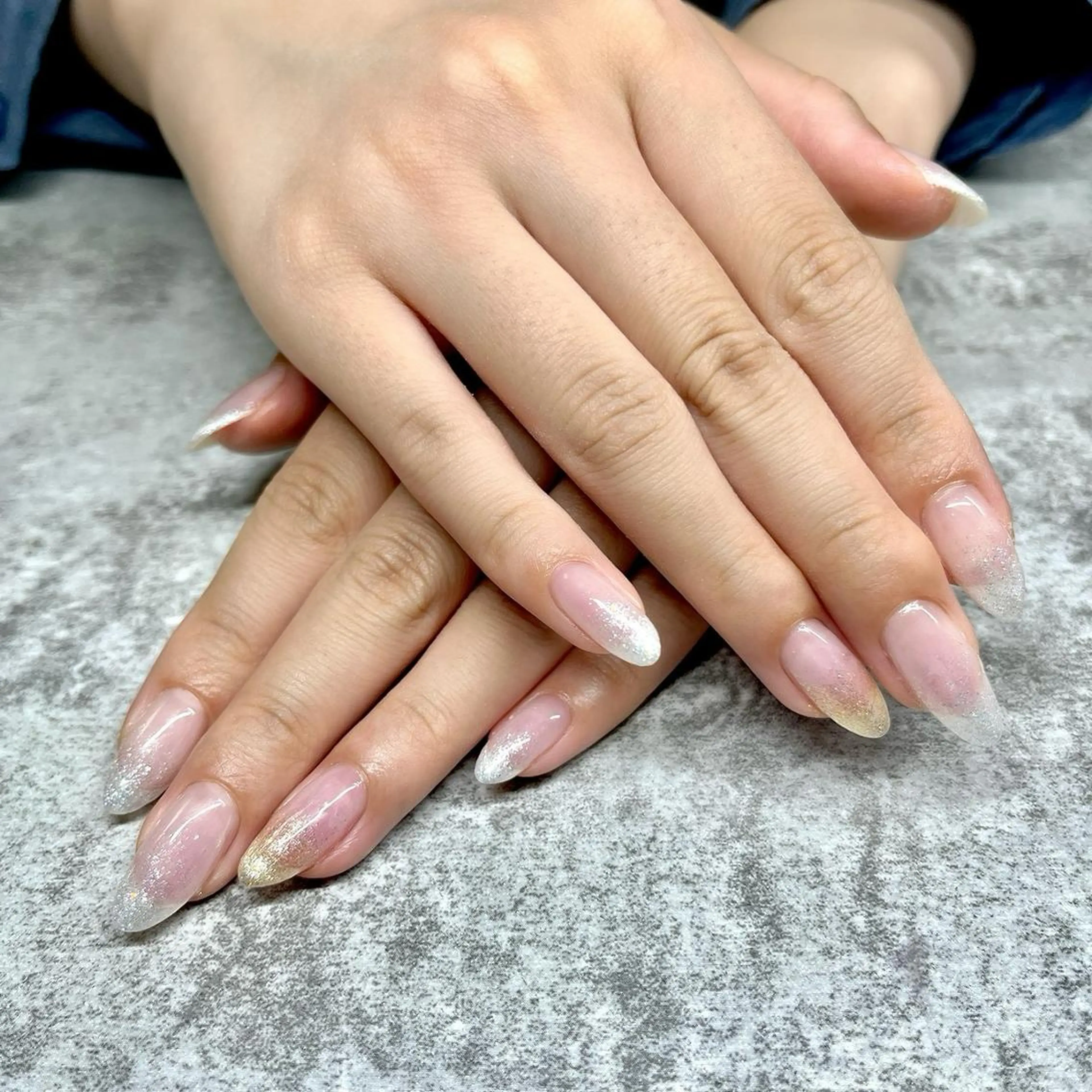 ネイル オーロラネイル ボルドー クリアネイル フラッシュネイル フットネイル Rabe nail ラーベネイルのネイルデザイン