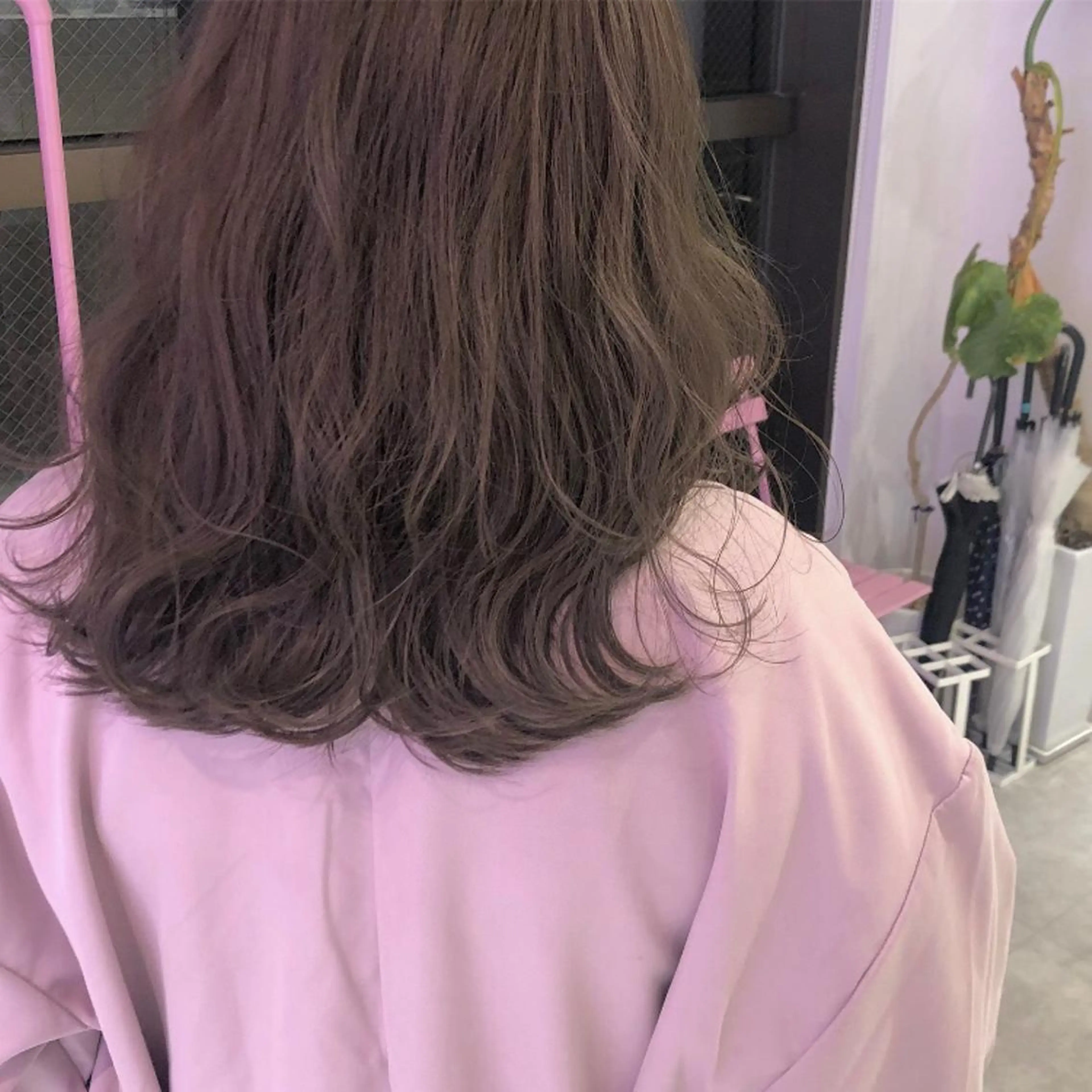 セミロング カラー ヘアアレンジ ベージュカラー ブリーチ ブリーチなしカラー SALOWIN原宿ash店所属・理想のハイトーンへ 🌙サイダサキのヘアスタイル