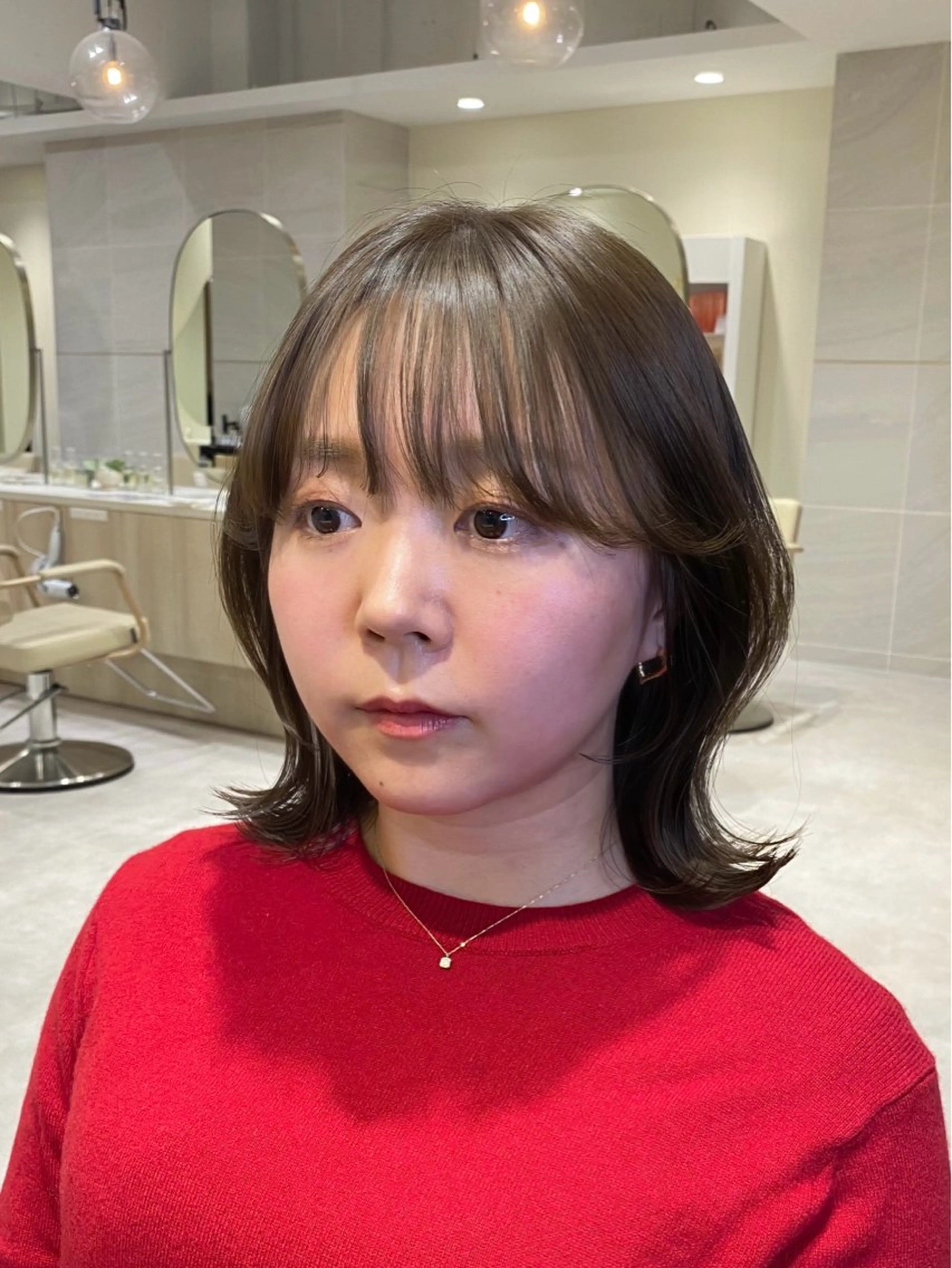 ミディアム カラー ベージュカラー イルミナカラー くびれヘア カット ヘアカラー トリートメント 透明感カラー🌿 グレージュ🐺陽介のヘアスタイル