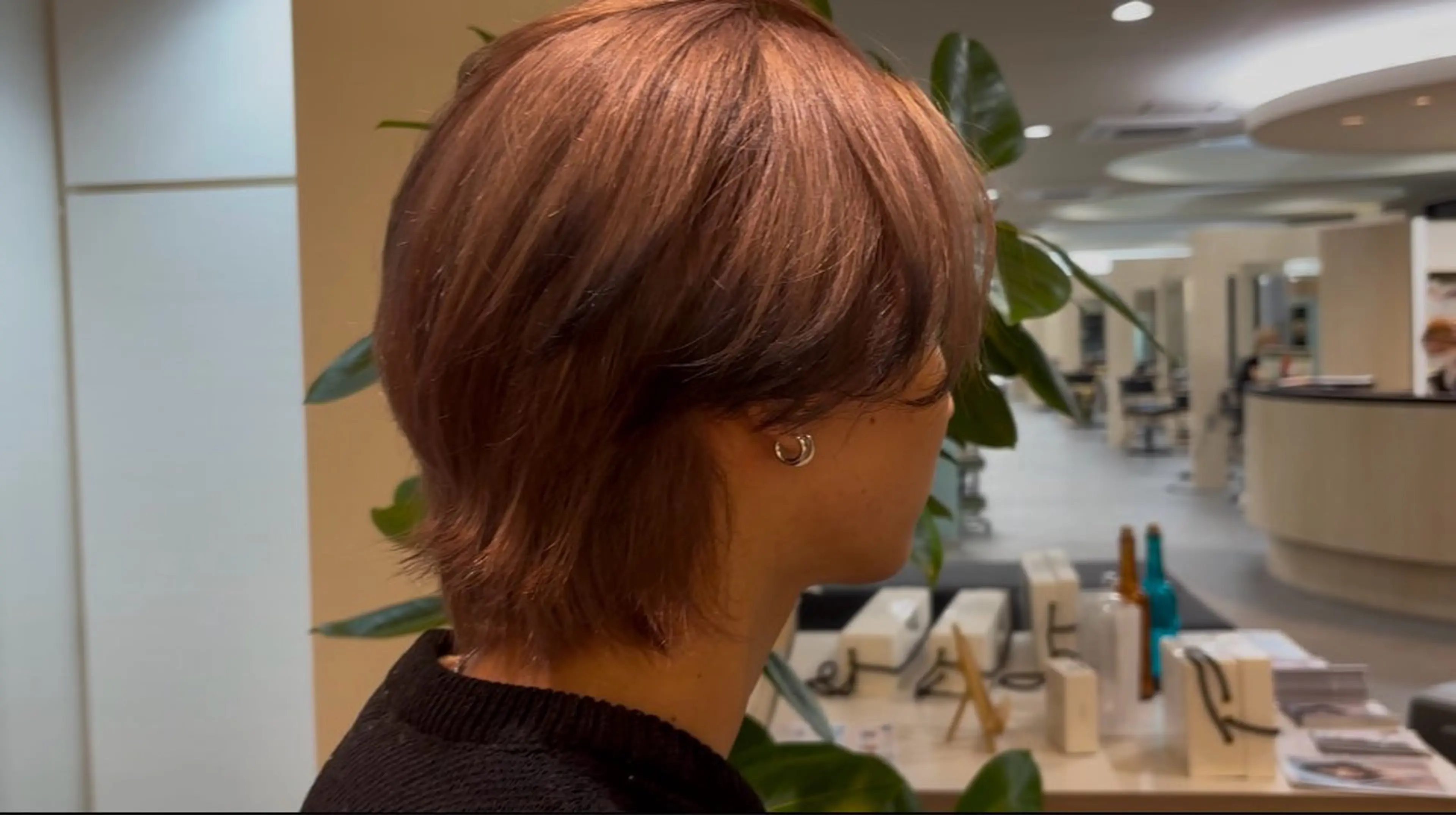 カラー ヘアカラー 柿木 笑華のヘアスタイル