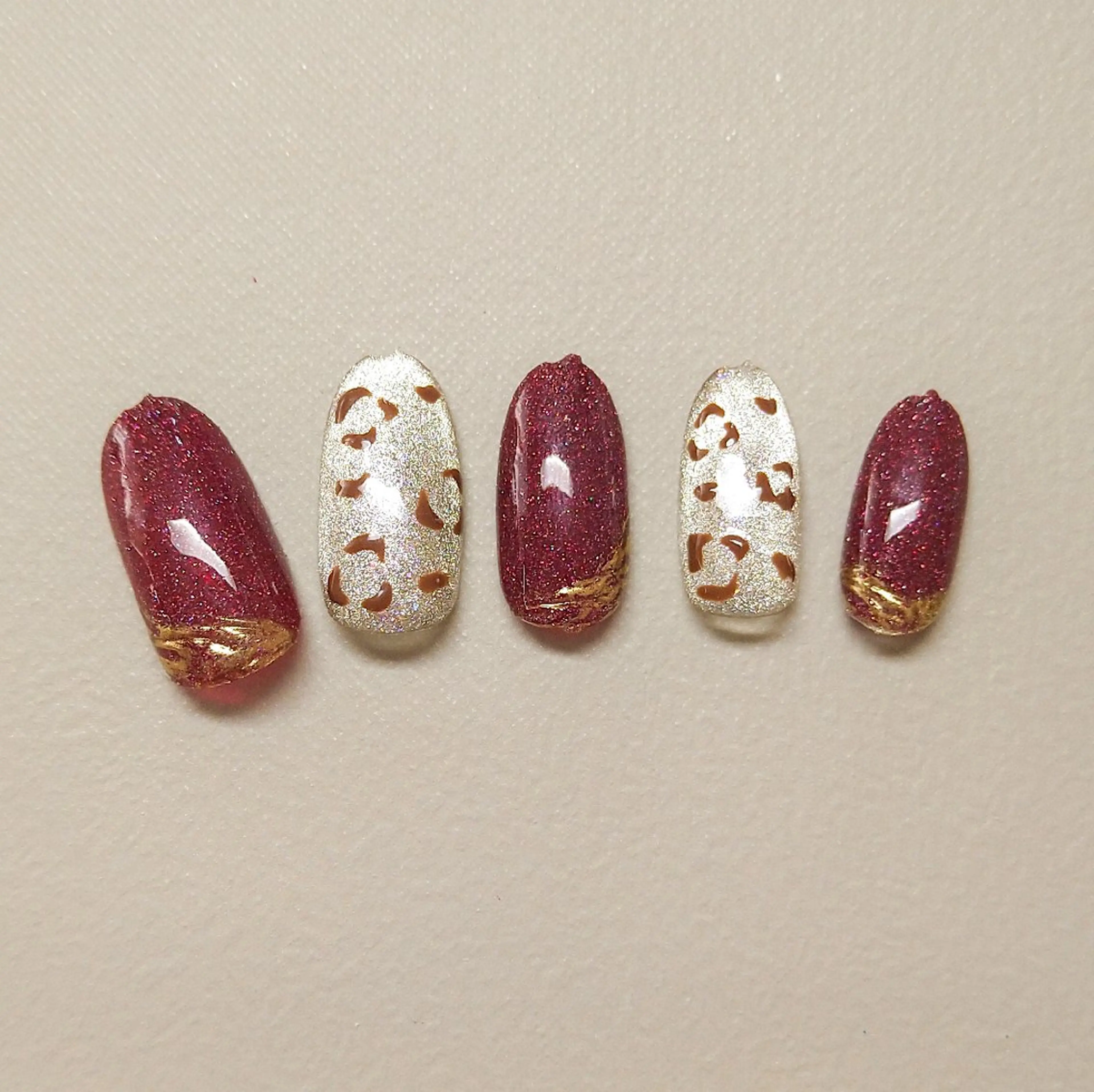 ネイル アニマル柄 フラッシュネイル マグネットネイル Tiary🤍 Sachikaのネイルデザイン