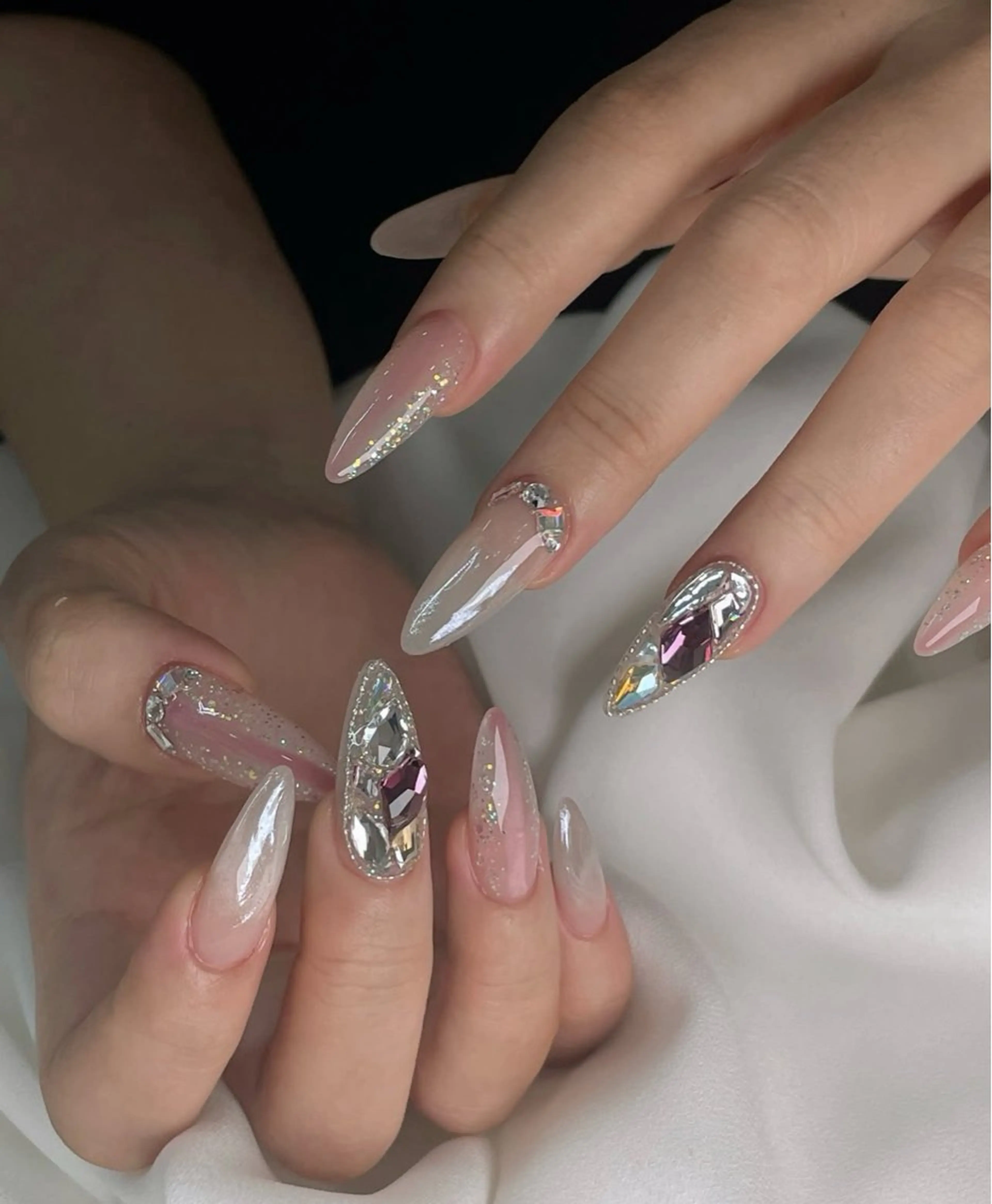 ネイル アニマル柄 オーロラネイル チークネイル フラッシュネイル ジェルネイル ハンドネイル Lina所属・Hina 池袋 長だしチップ専門店のネイルデザイン