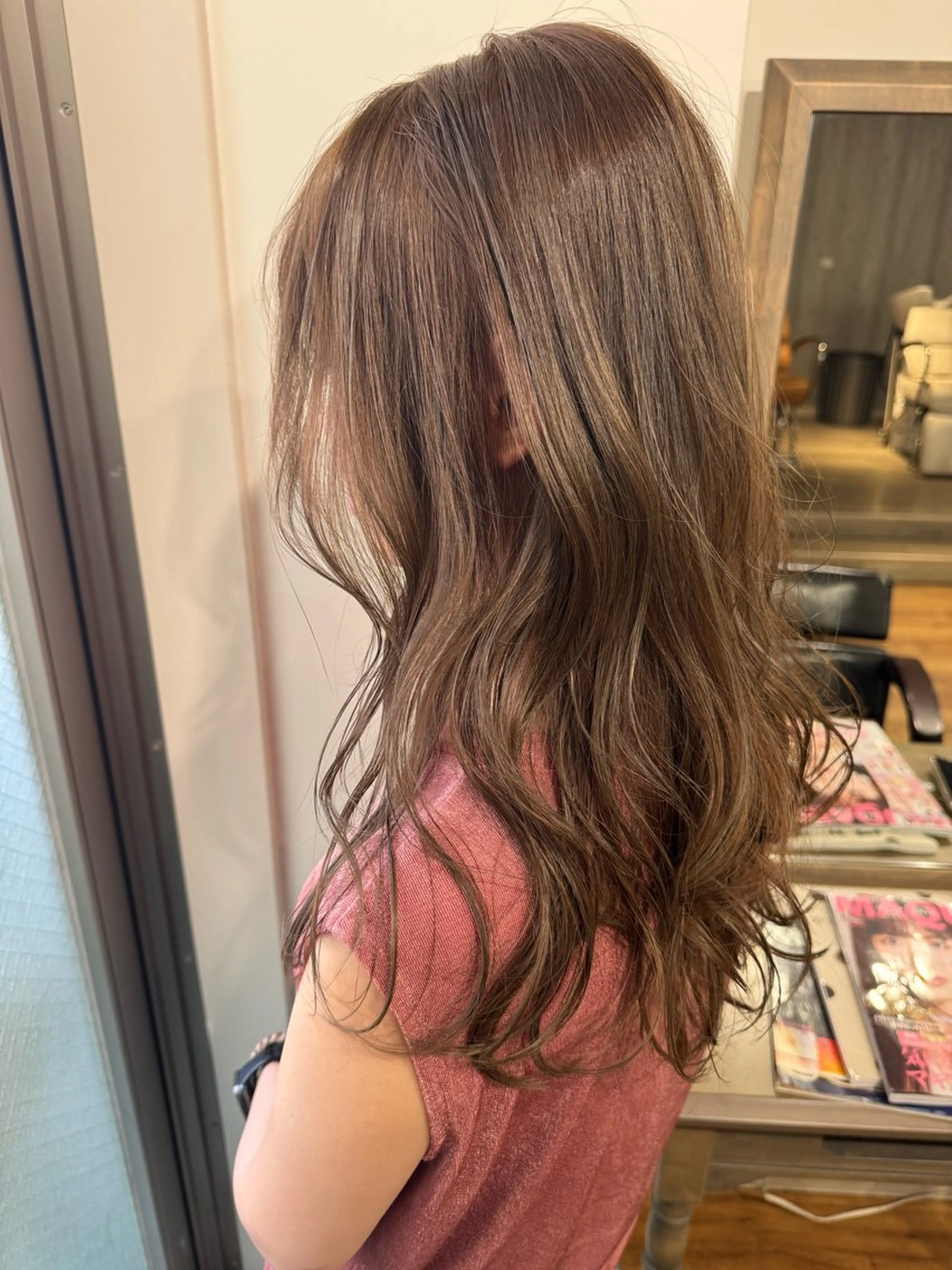 ロング ハイライト 髪質改善 レイヤーカット 縮毛矯正 ヘアカラー reverie【レヴリー】所属・夜20時から限定2組 reverieあきらのヘアスタイル