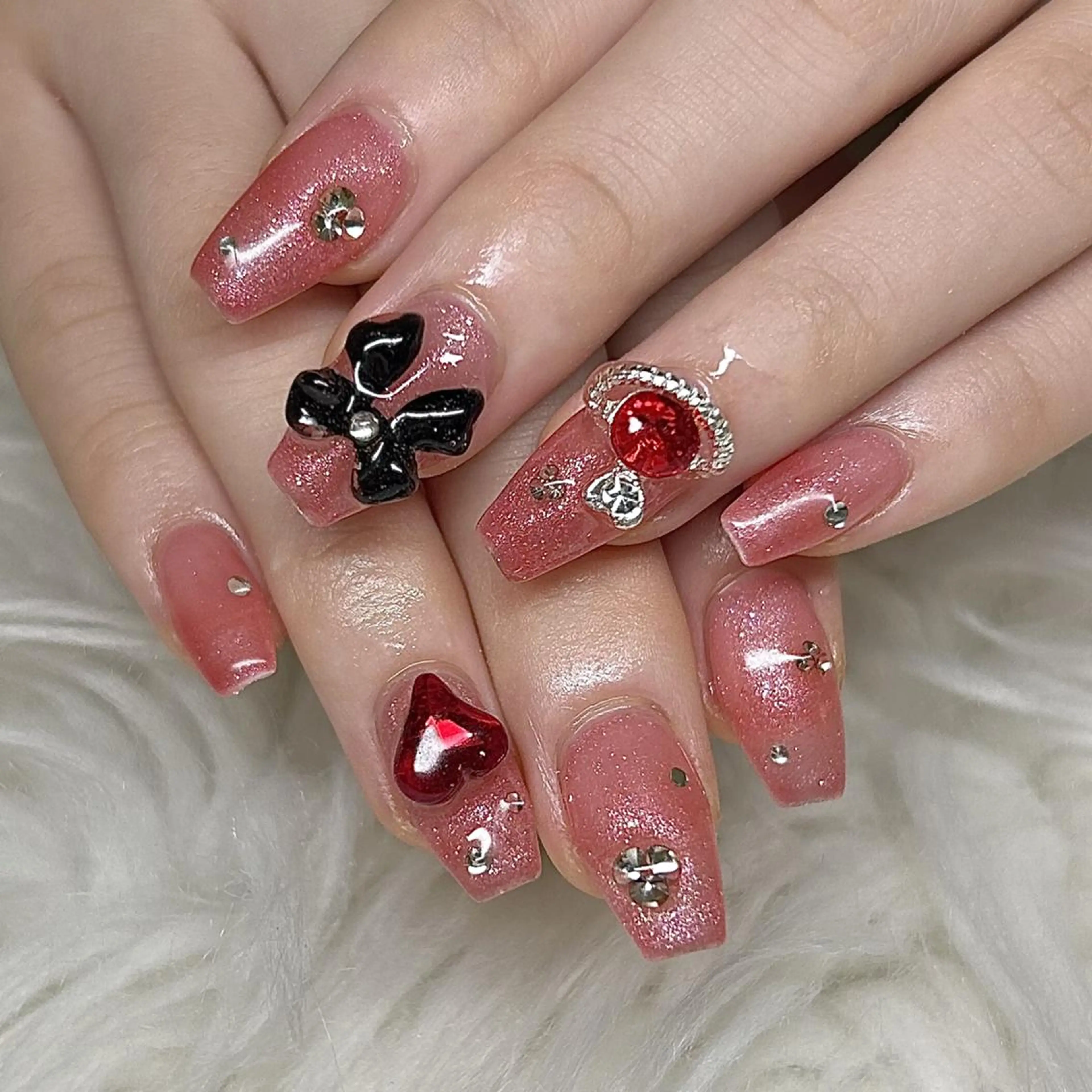 ネイル 赤色 ハンドネイル REBEST南森町 nail🪽のネイルデザイン