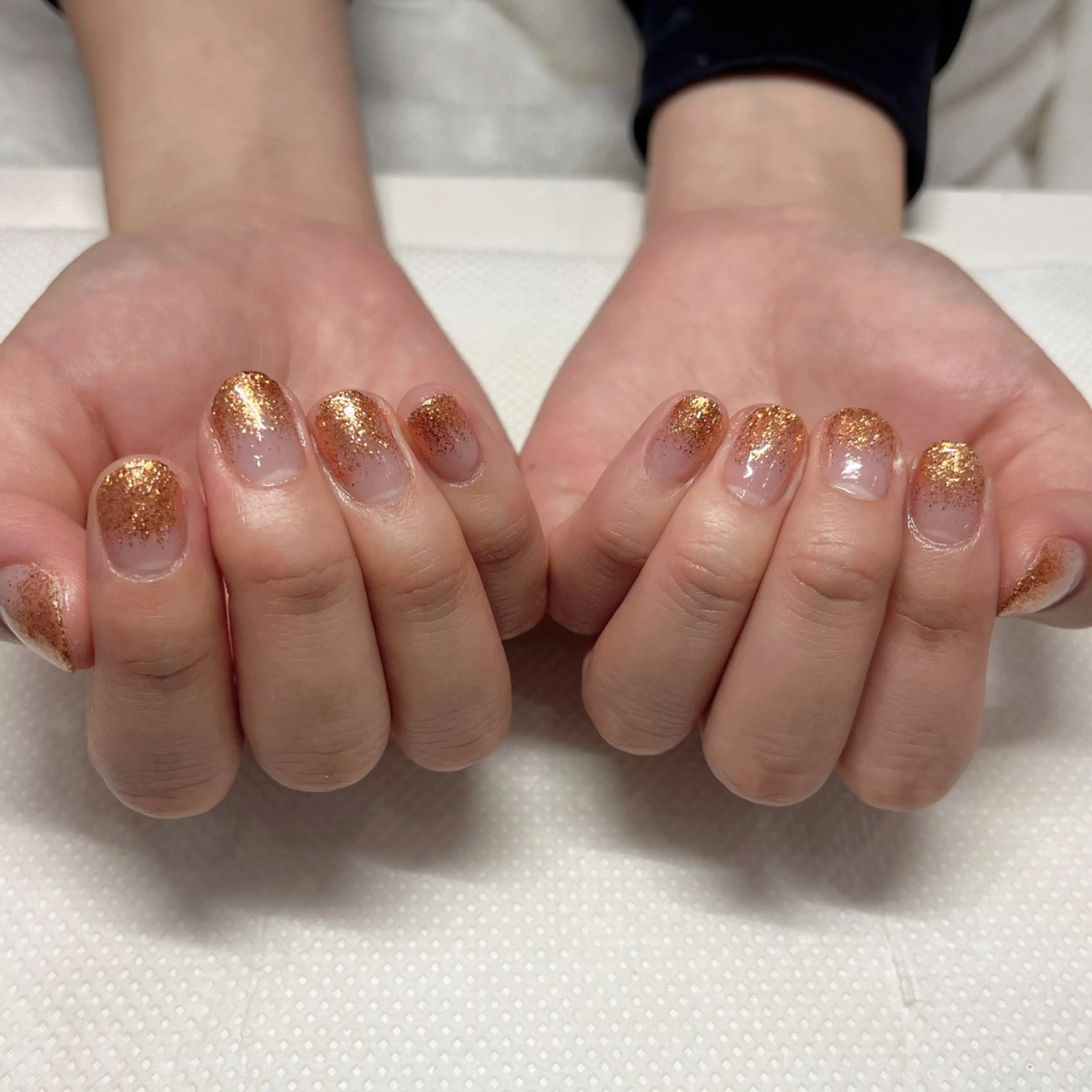 ネイル グラデーション ラメ(グリッター) ラメグラデーション ハンドネイル M's Beautysalon所属・M's 新小岩  Yunaのマツエク・マツパデザイン